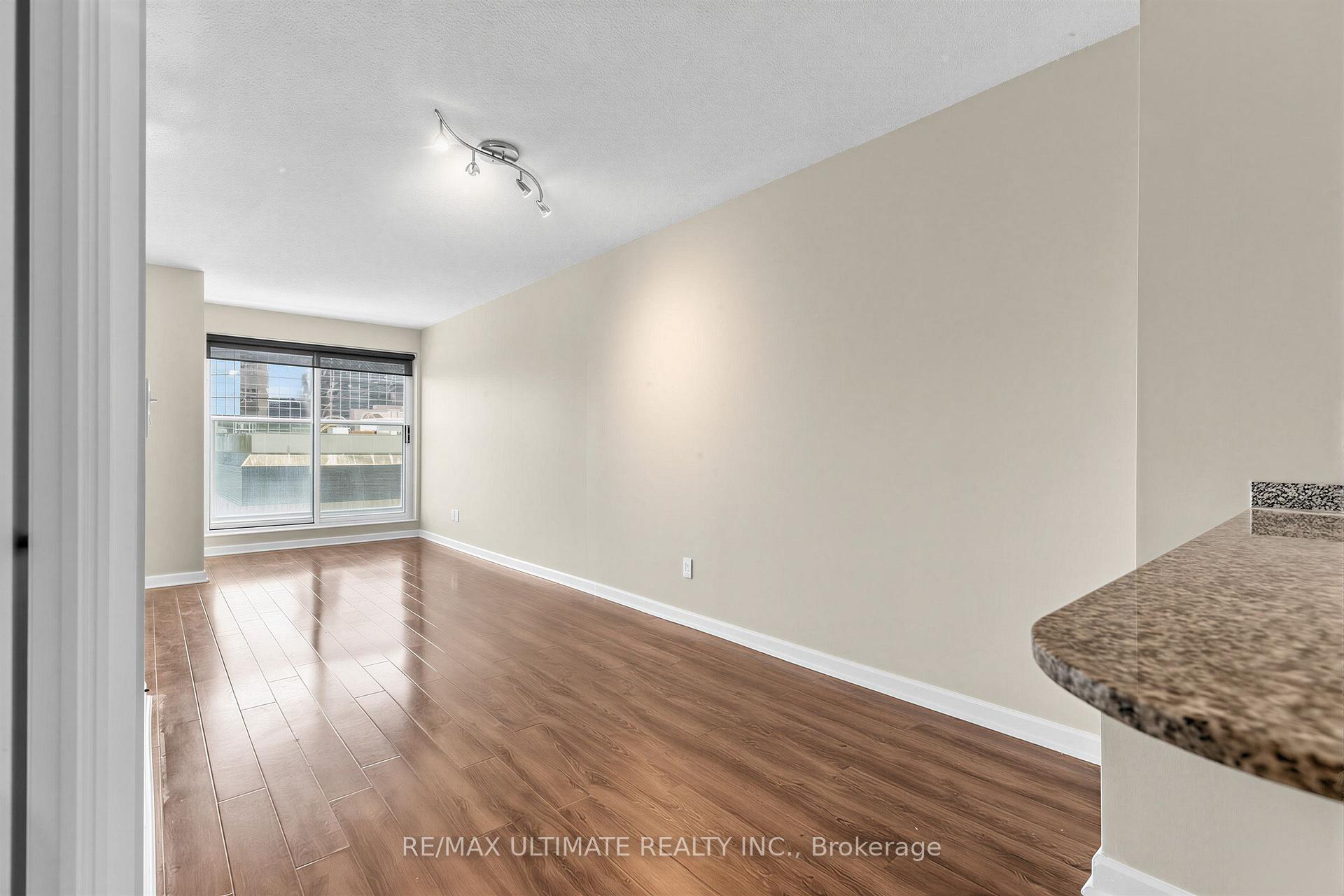 Photo 5 of Unit 1508, 8 Park Road, Toronto, Rosedale-Moore Park — HOMEH