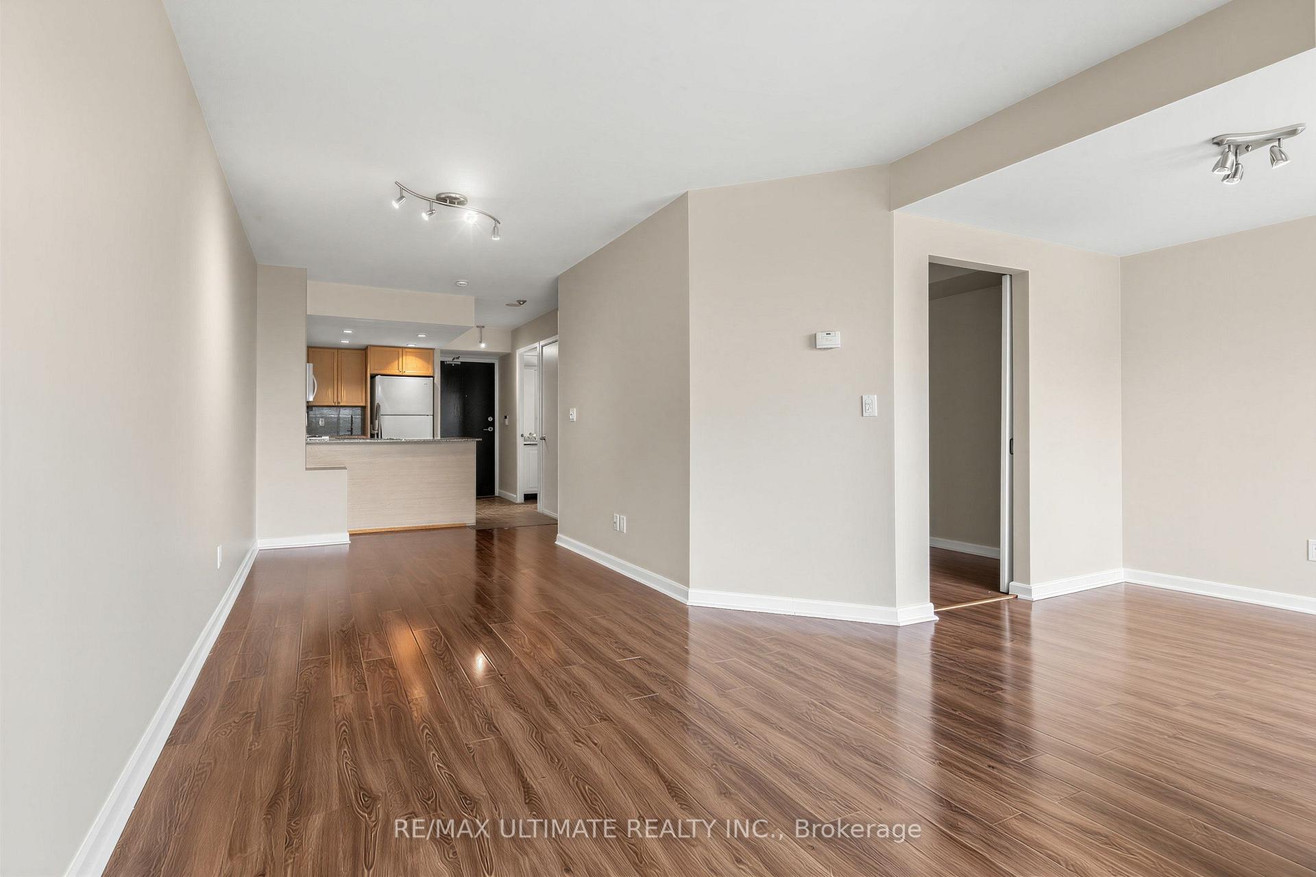 Photo 8 of Unit 1508, 8 Park Road, Toronto, Rosedale-Moore Park — HOMEH