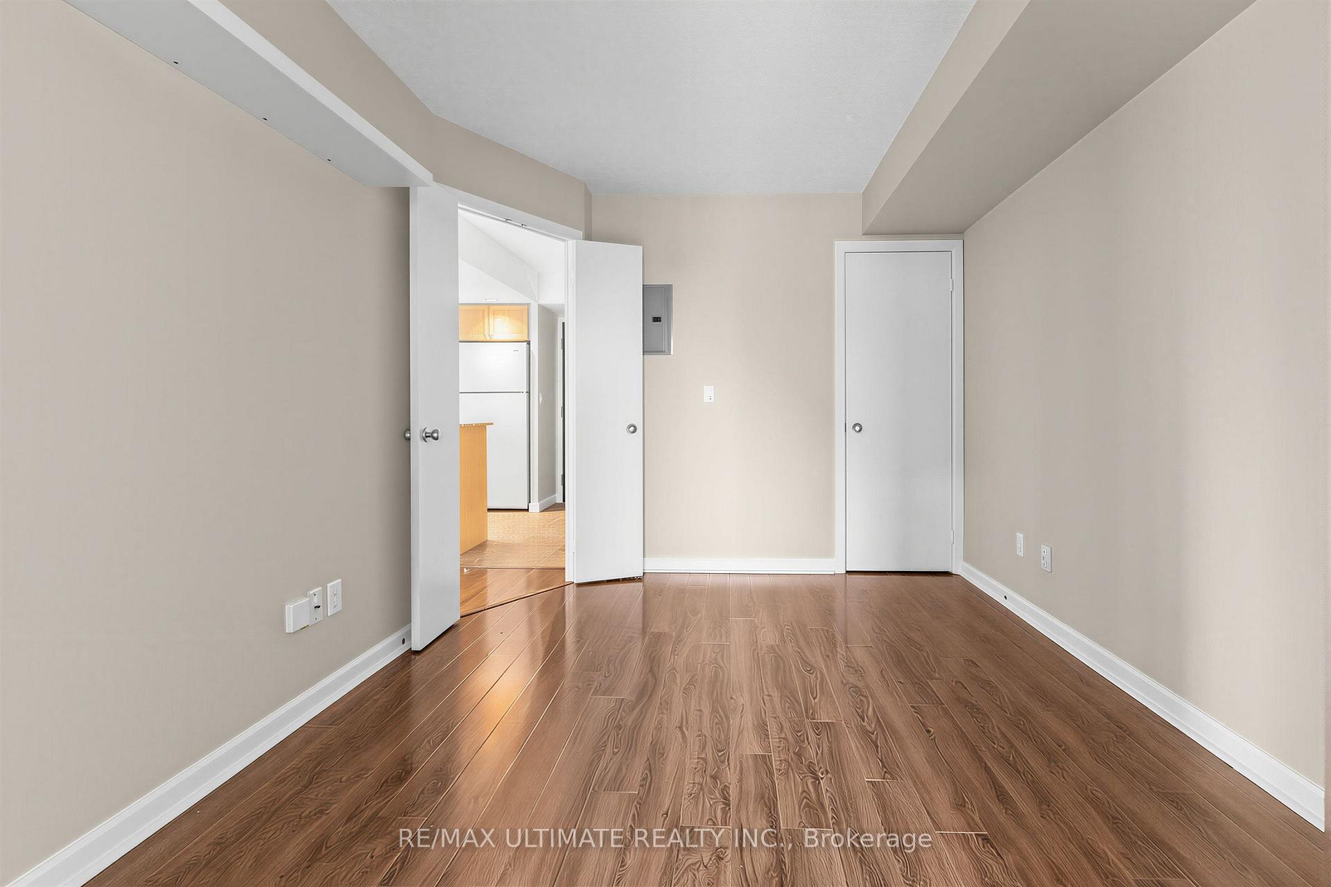 Photo 11 of Unit 1508, 8 Park Road, Toronto, Rosedale-Moore Park — HOMEH