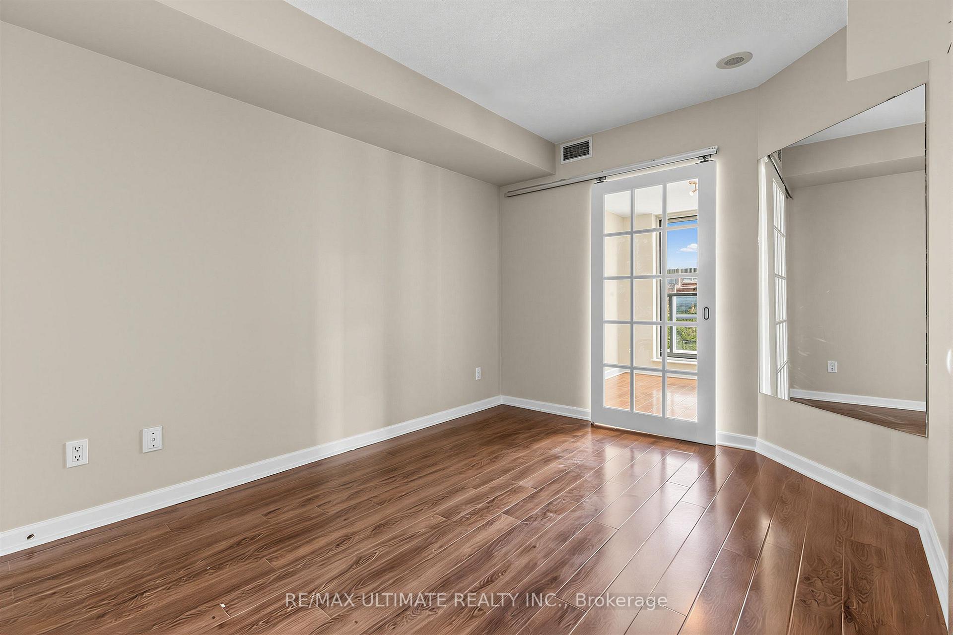 Photo 13 of Unit 1508, 8 Park Road, Toronto, Rosedale-Moore Park — HOMEH