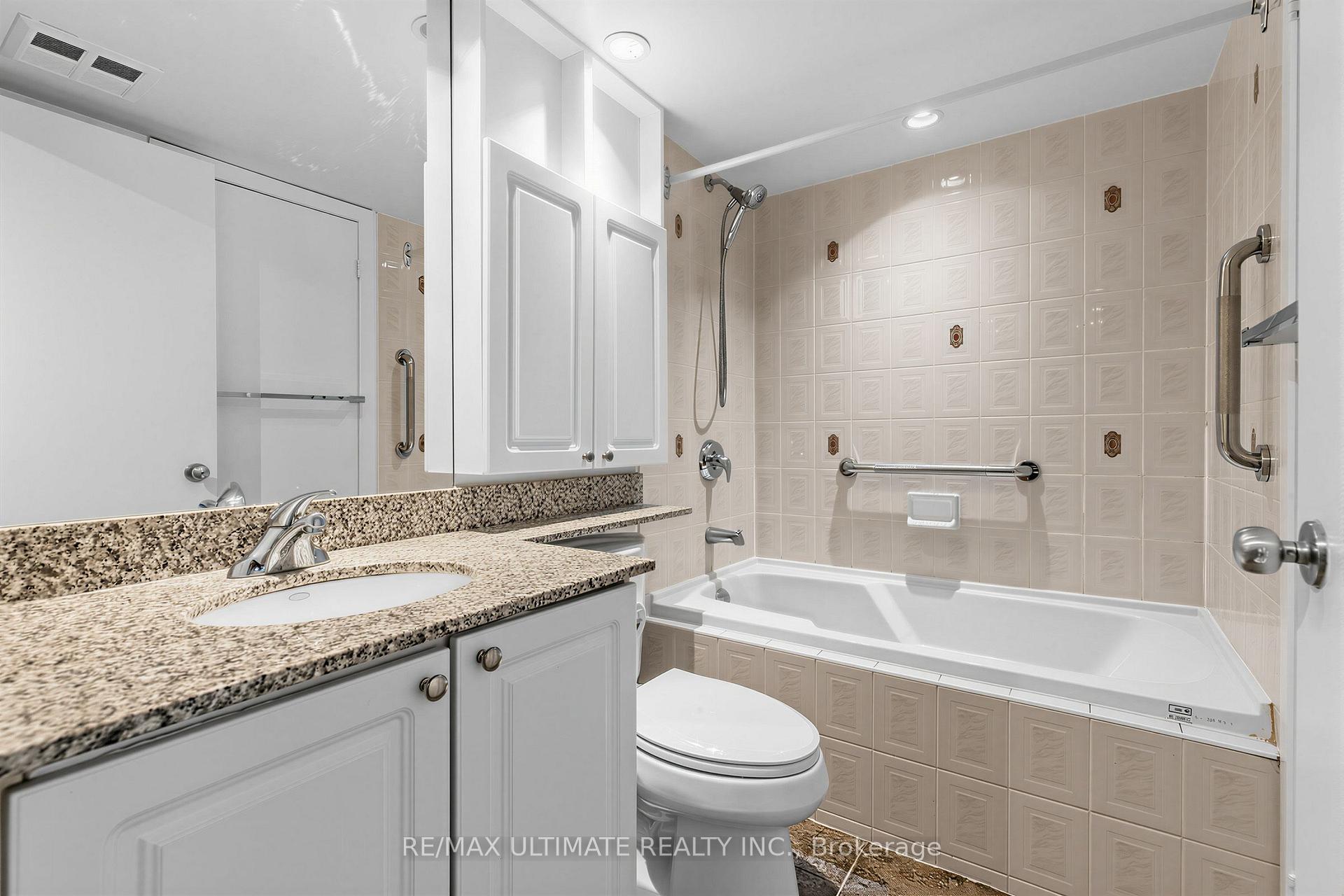 Photo 16 of Unit 1508, 8 Park Road, Toronto, Rosedale-Moore Park — HOMEH
