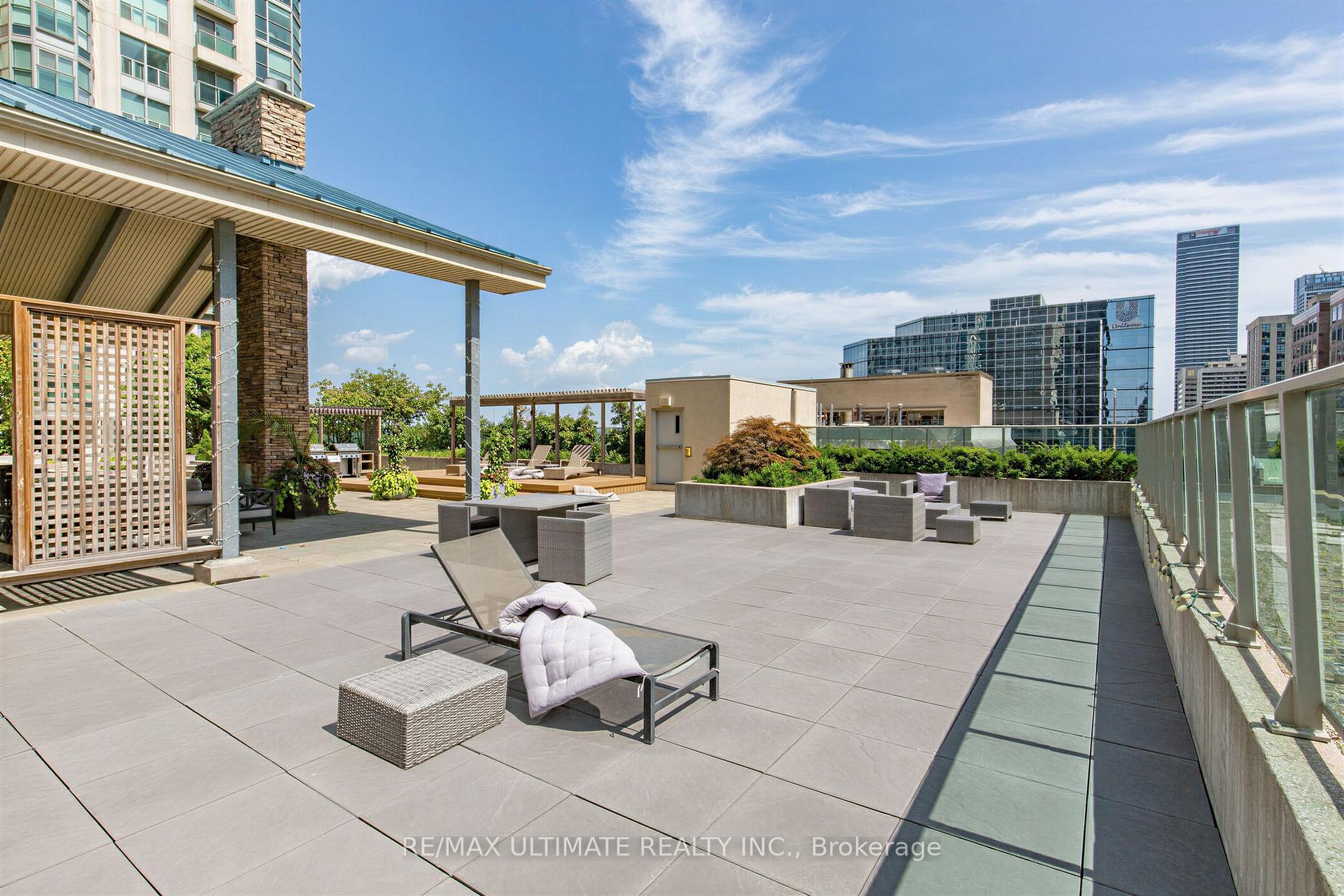 Photo 22 of Unit 1508, 8 Park Road, Toronto, Rosedale-Moore Park — HOMEH
