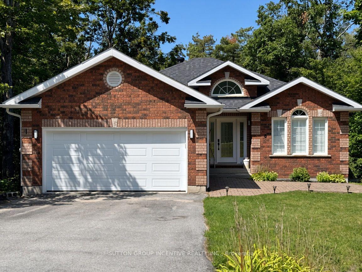Photo 1 of 8 Alpine Way, Oro-Medonte, Horseshoe Valley — HOMEH
