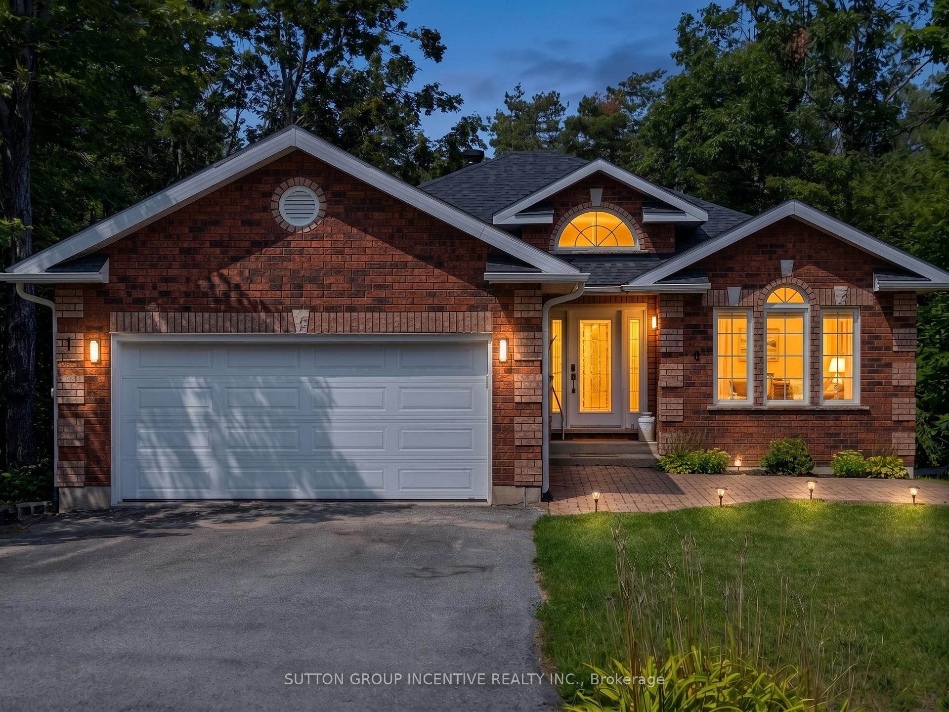 Photo 3 of 8 Alpine Way, Oro-Medonte, Horseshoe Valley — HOMEH