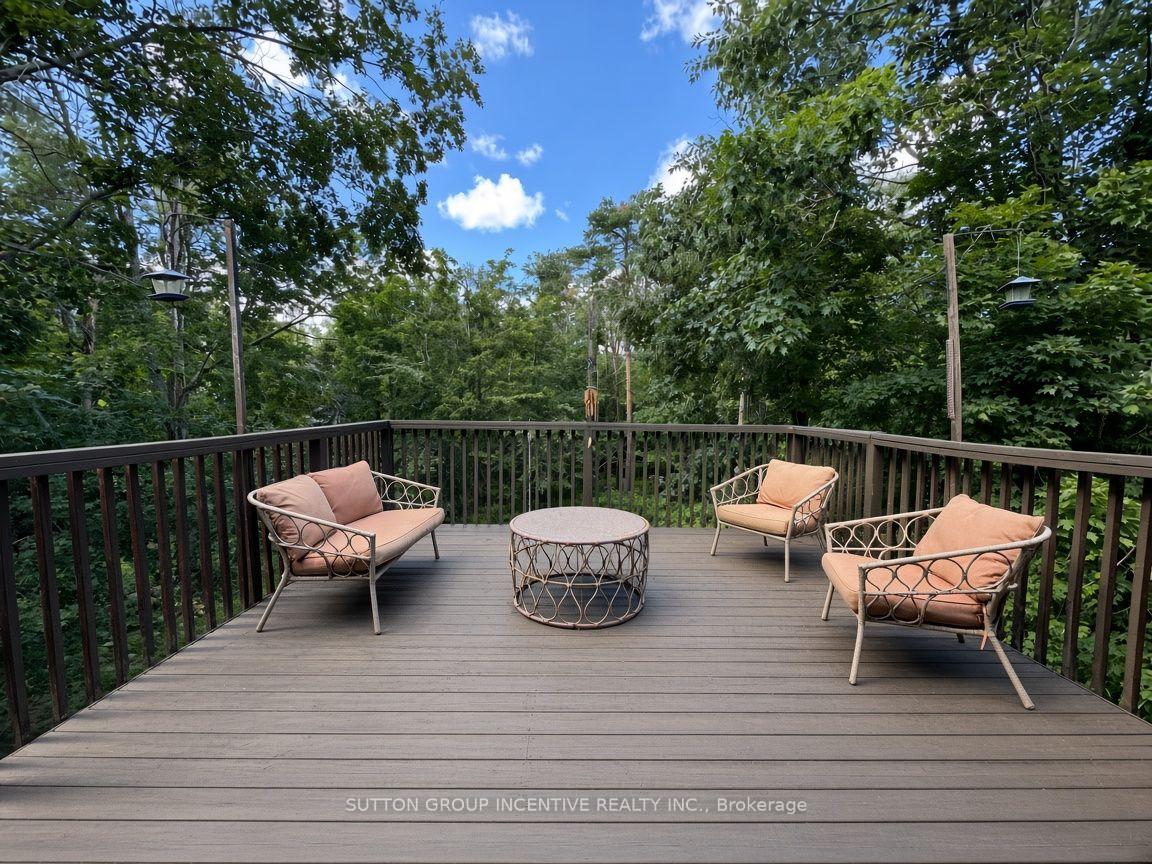 Photo 13 of 8 Alpine Way, Oro-Medonte, Horseshoe Valley — HOMEH
