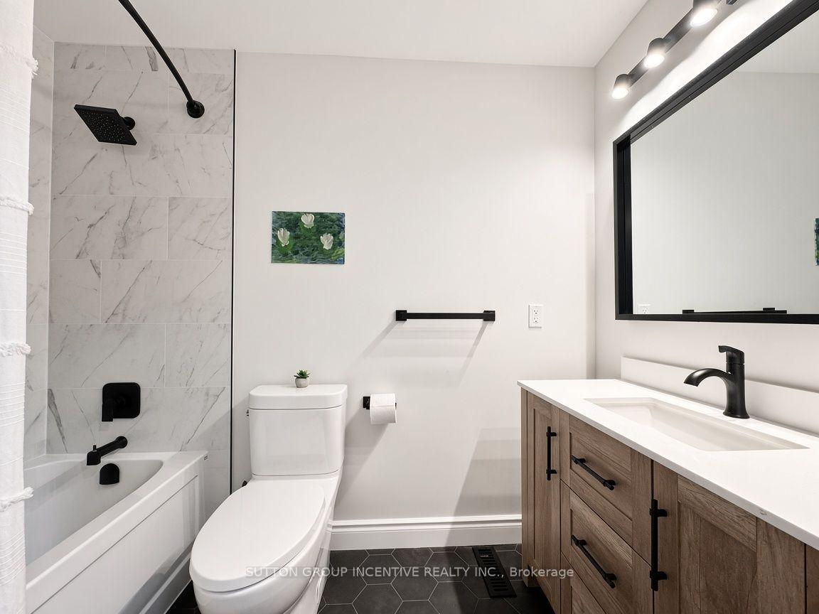 Photo 14 of 8 Alpine Way, Oro-Medonte, Horseshoe Valley — HOMEH
