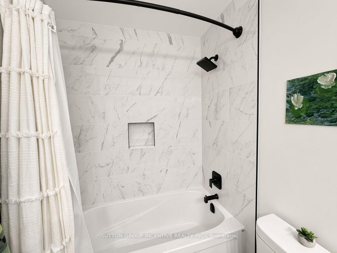 Photo 15 of 8 Alpine Way, Oro-Medonte, Horseshoe Valley — HOMEH