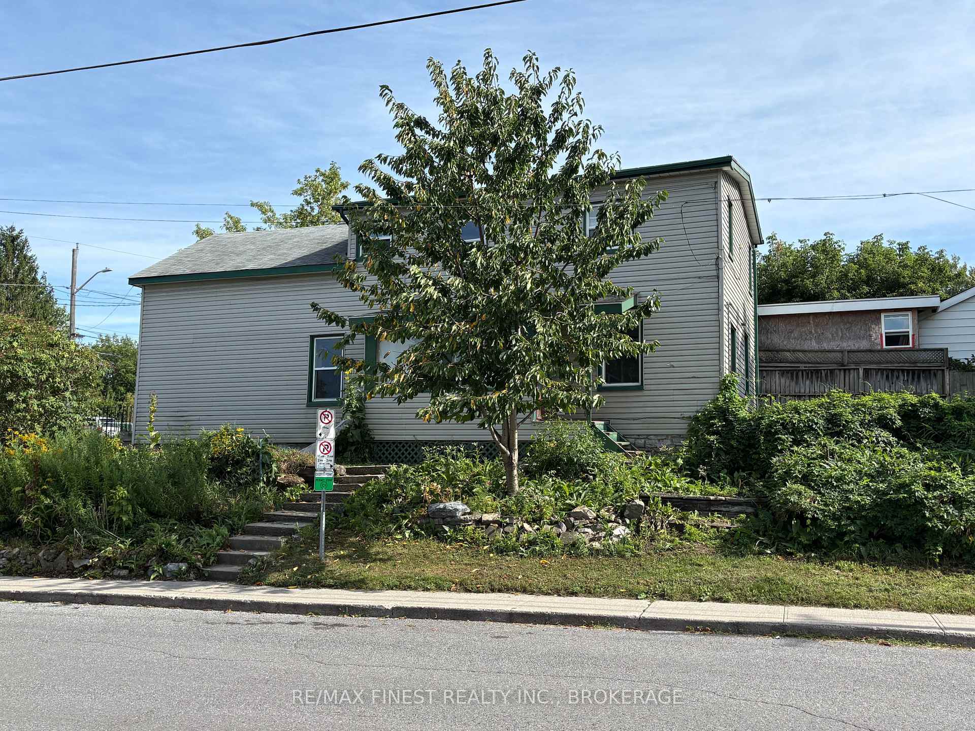 Photo 2 of 20 Patrick Street, Kingston, Williamsville — HOMEH