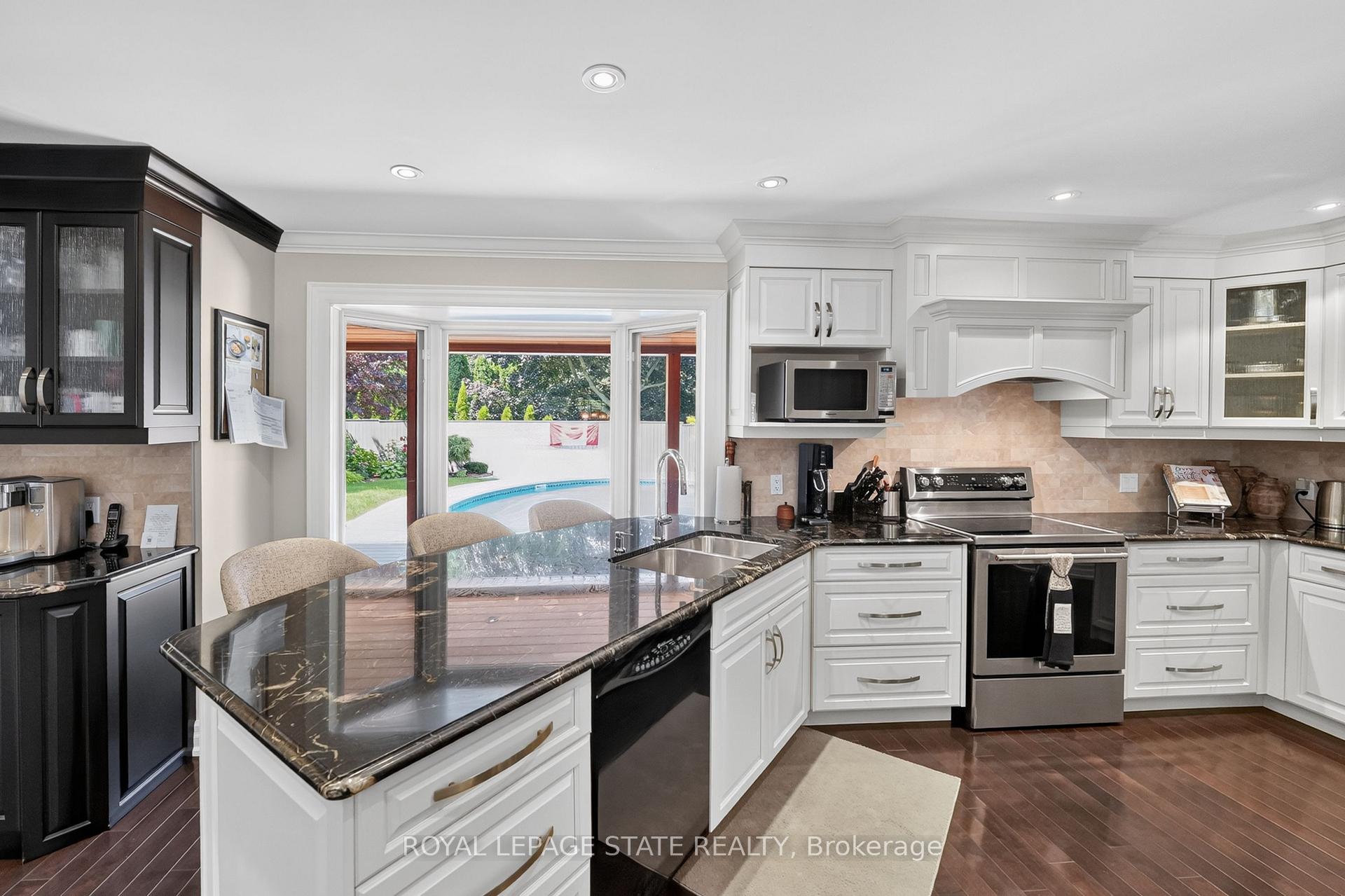 Photo 14 of 86 Hedge Lawn Drive, Grimsby, Grimsby East — HOMEH