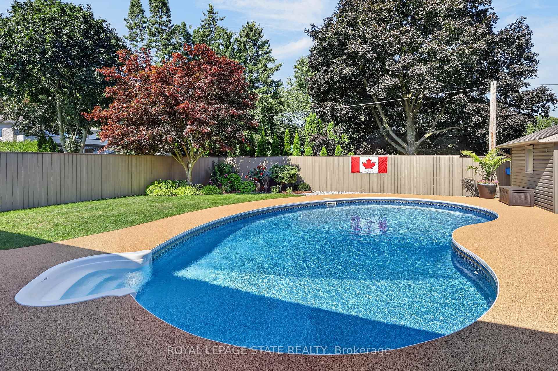 Photo 44 of 86 Hedge Lawn Drive, Grimsby, Grimsby East — HOMEH