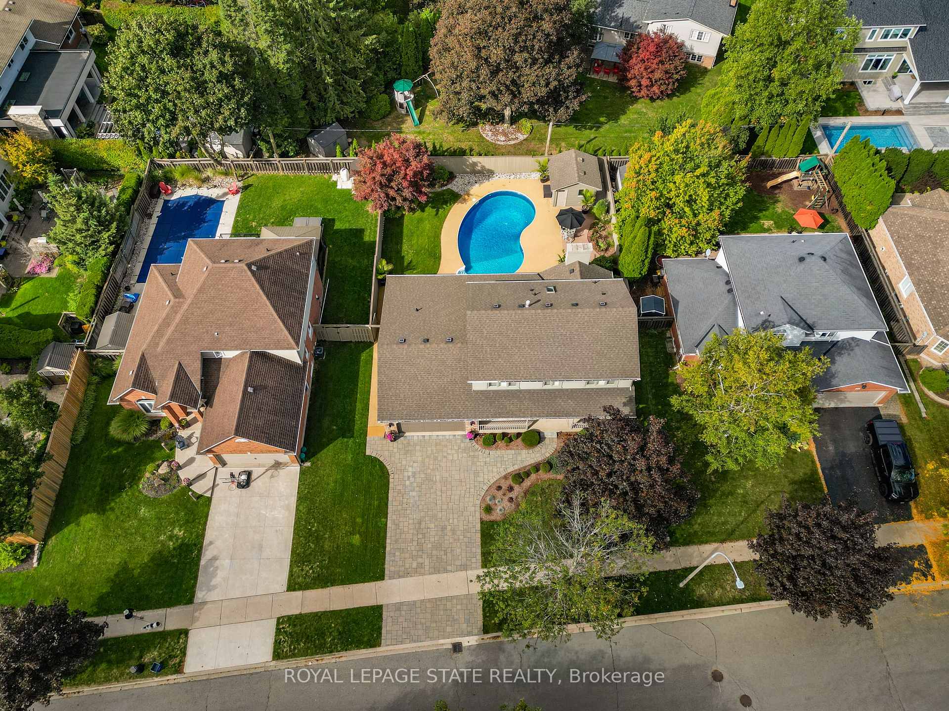Photo 46 of 86 Hedge Lawn Drive, Grimsby, Grimsby East — HOMEH