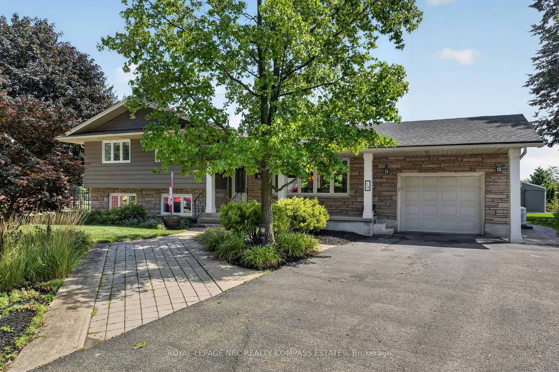 Photo 1 of 18 Lockview Crescent, St. Catharines, Bunting/Linwell — HOMEH