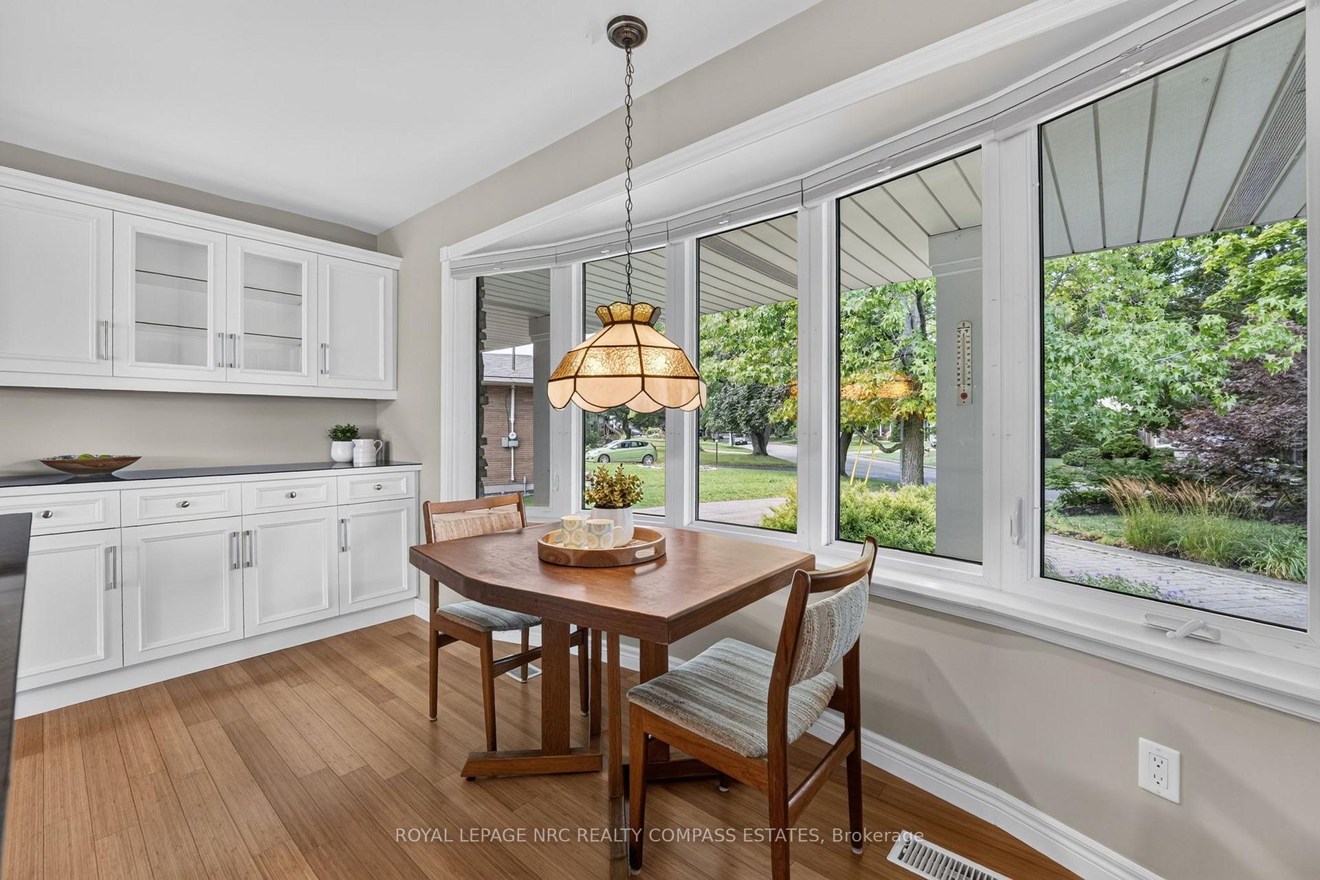 Photo 8 of 18 Lockview Crescent, St. Catharines, Bunting/Linwell — HOMEH