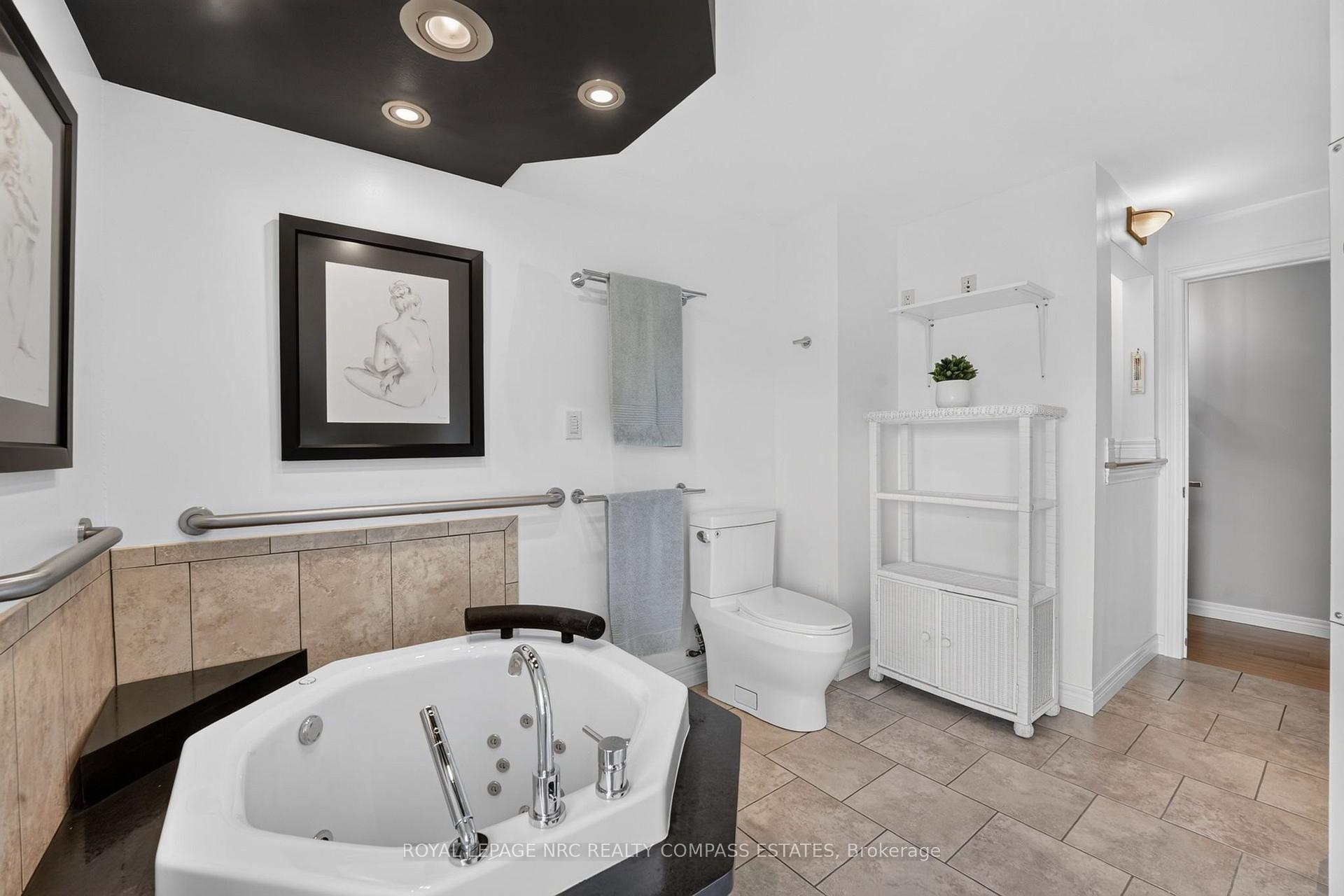 Photo 23 of 18 Lockview Crescent, St. Catharines, Bunting/Linwell — HOMEH