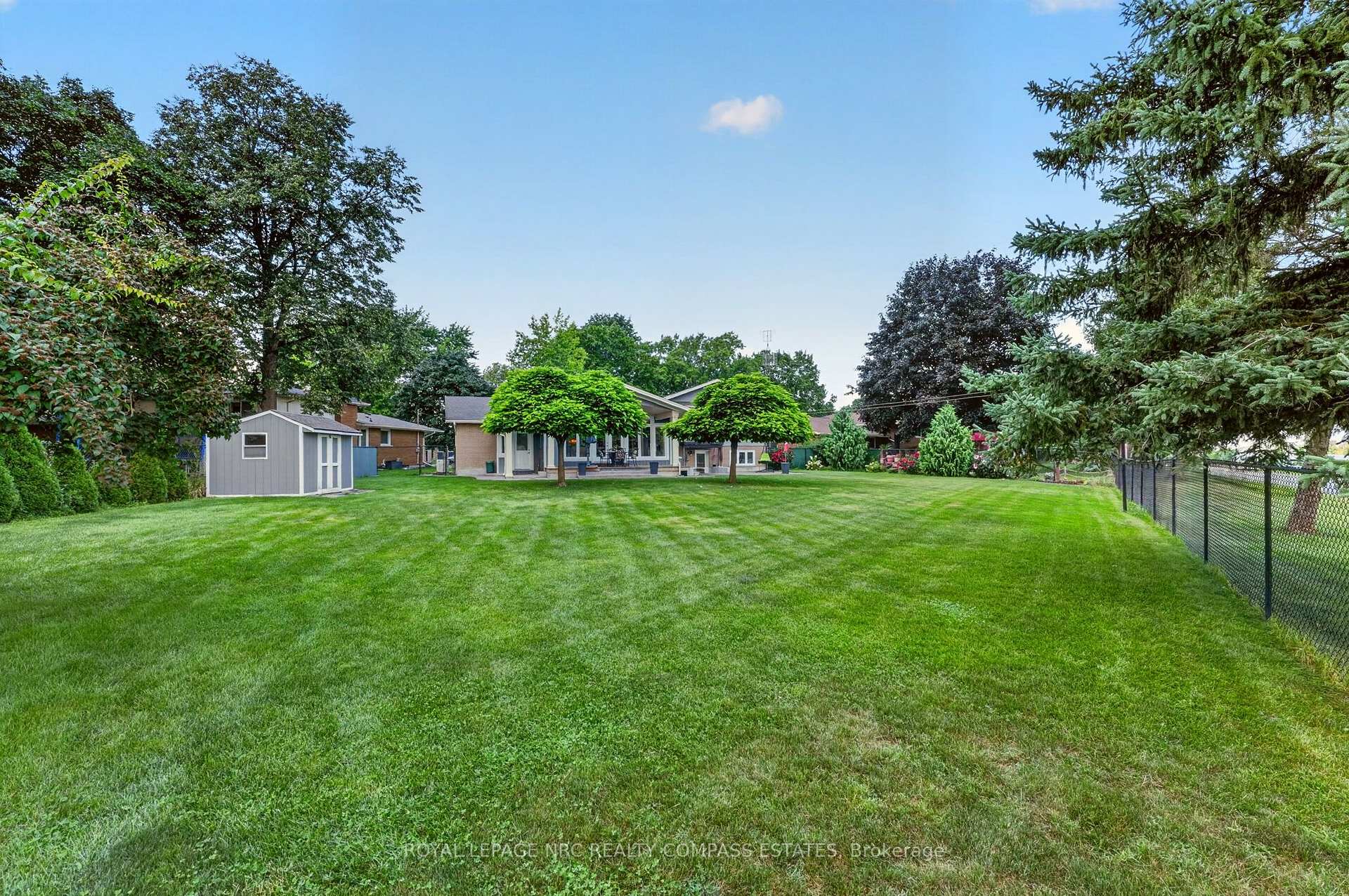 Photo 39 of 18 Lockview Crescent, St. Catharines, Bunting/Linwell — HOMEH