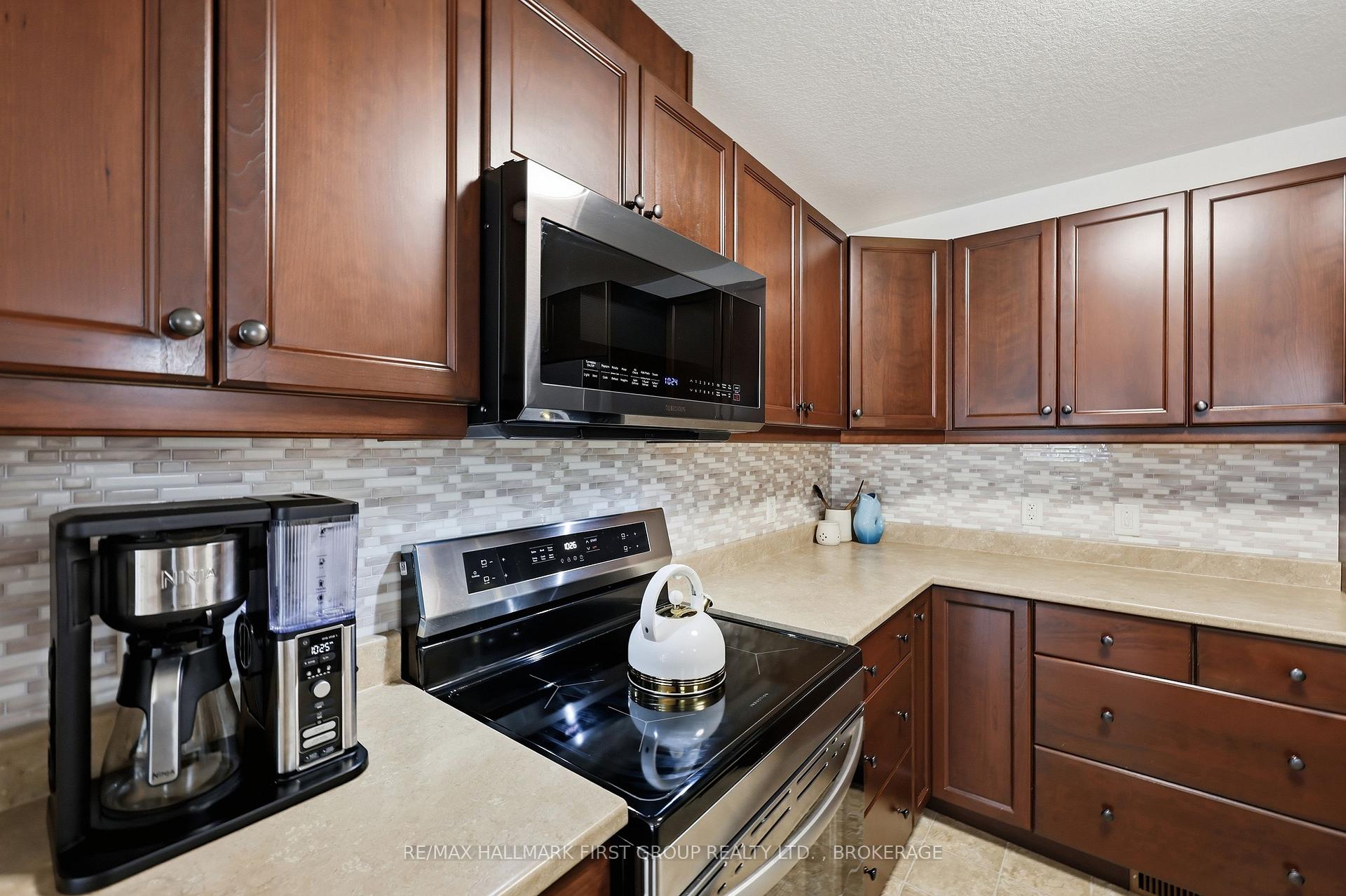 Photo 11 of 1286 Mazzolin Crescent, Kingston, City Northwest — HOMEH