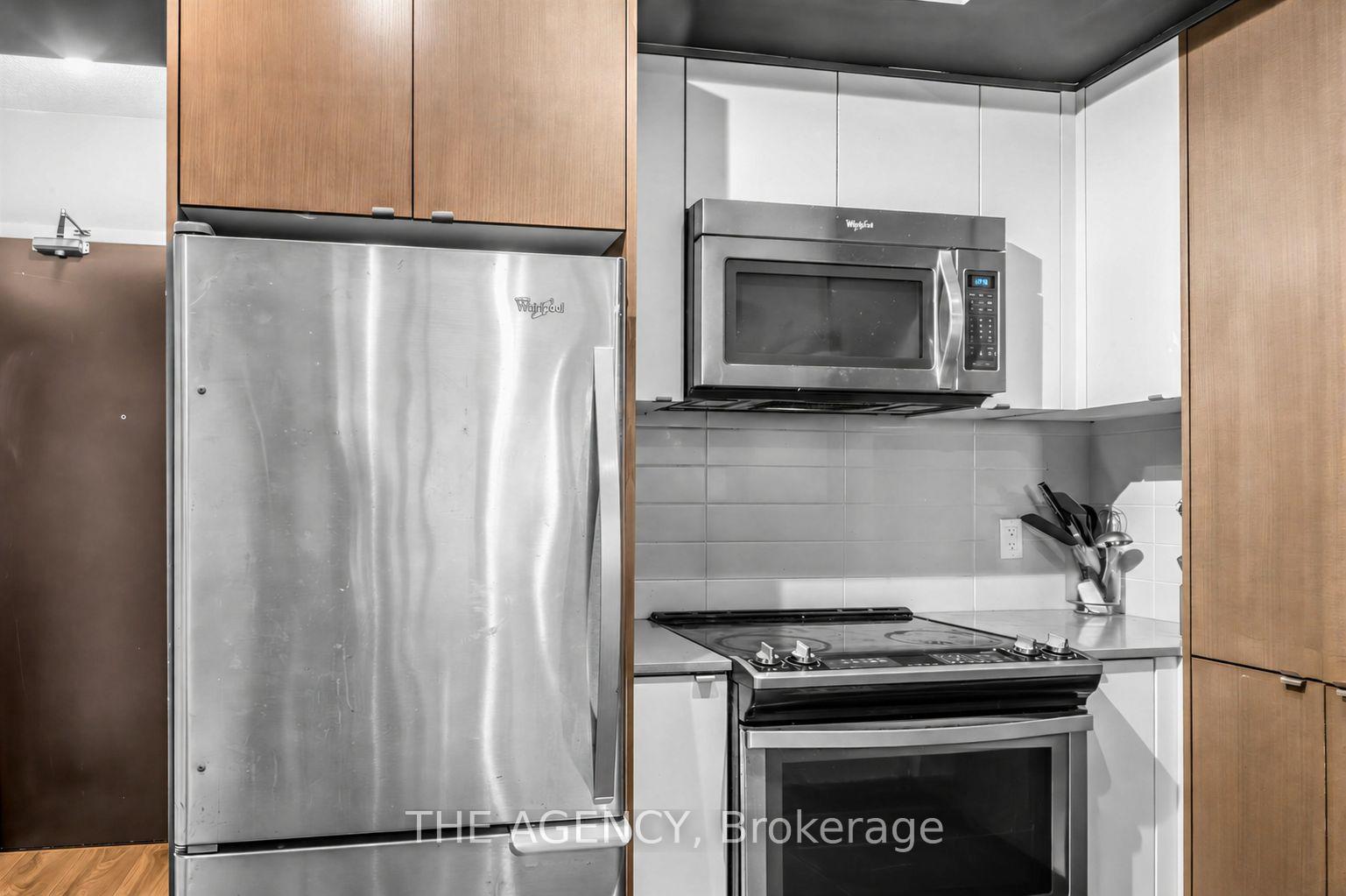 Photo 3 of Unit 1409, 9 Valhalla Inn Road, Etobicoke, Islington-City Centre West — HOMEH