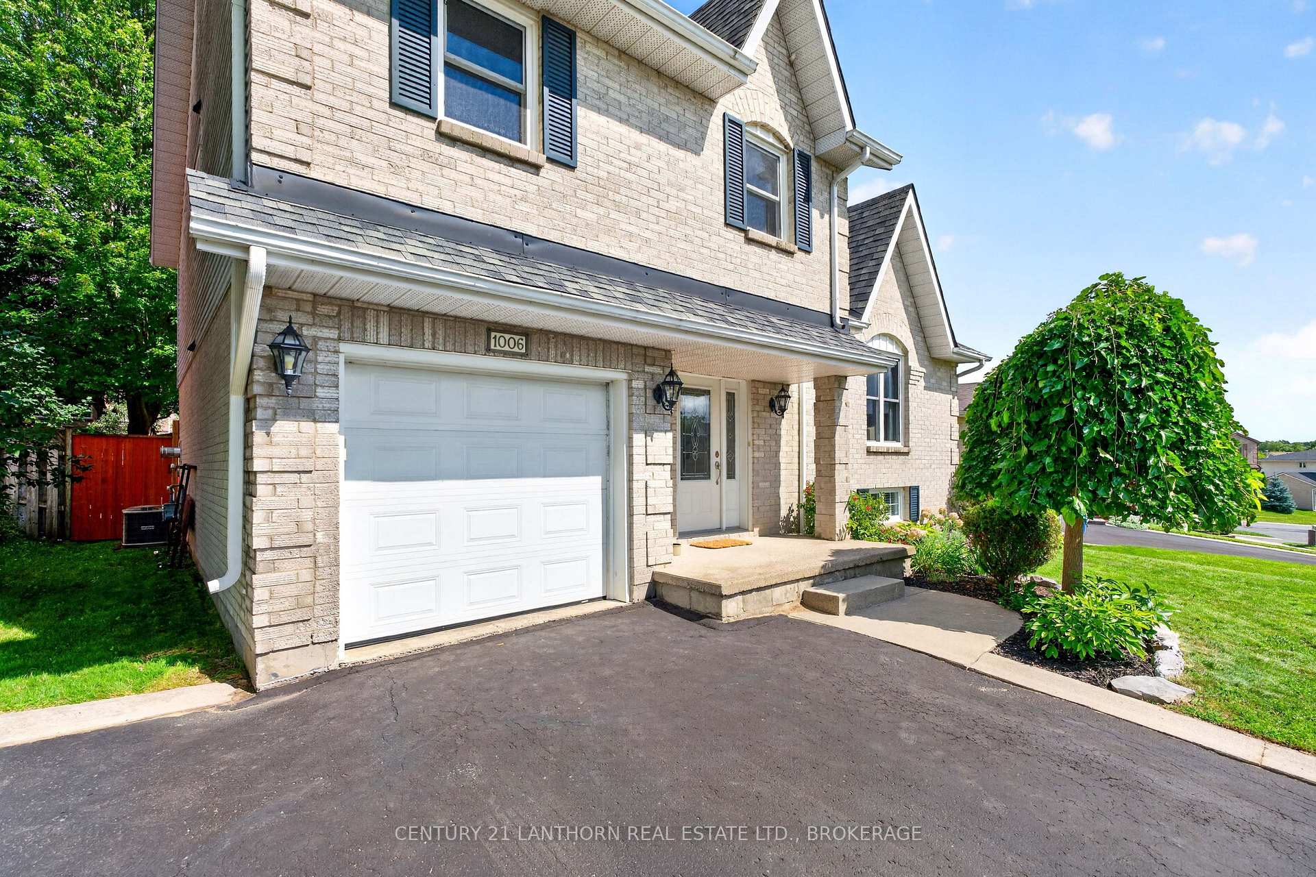 Photo 3 of 1006 Dillingham Street, Kingston, North of Taylor-Kidd Blvd — HOMEH