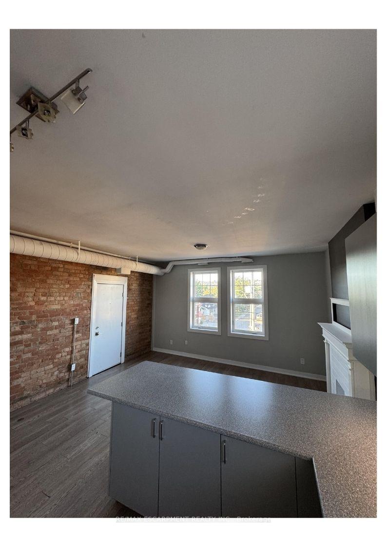 Photo 19 of Unit 301, 657 Barton Street E, Hamilton, Gibson — HOMEH