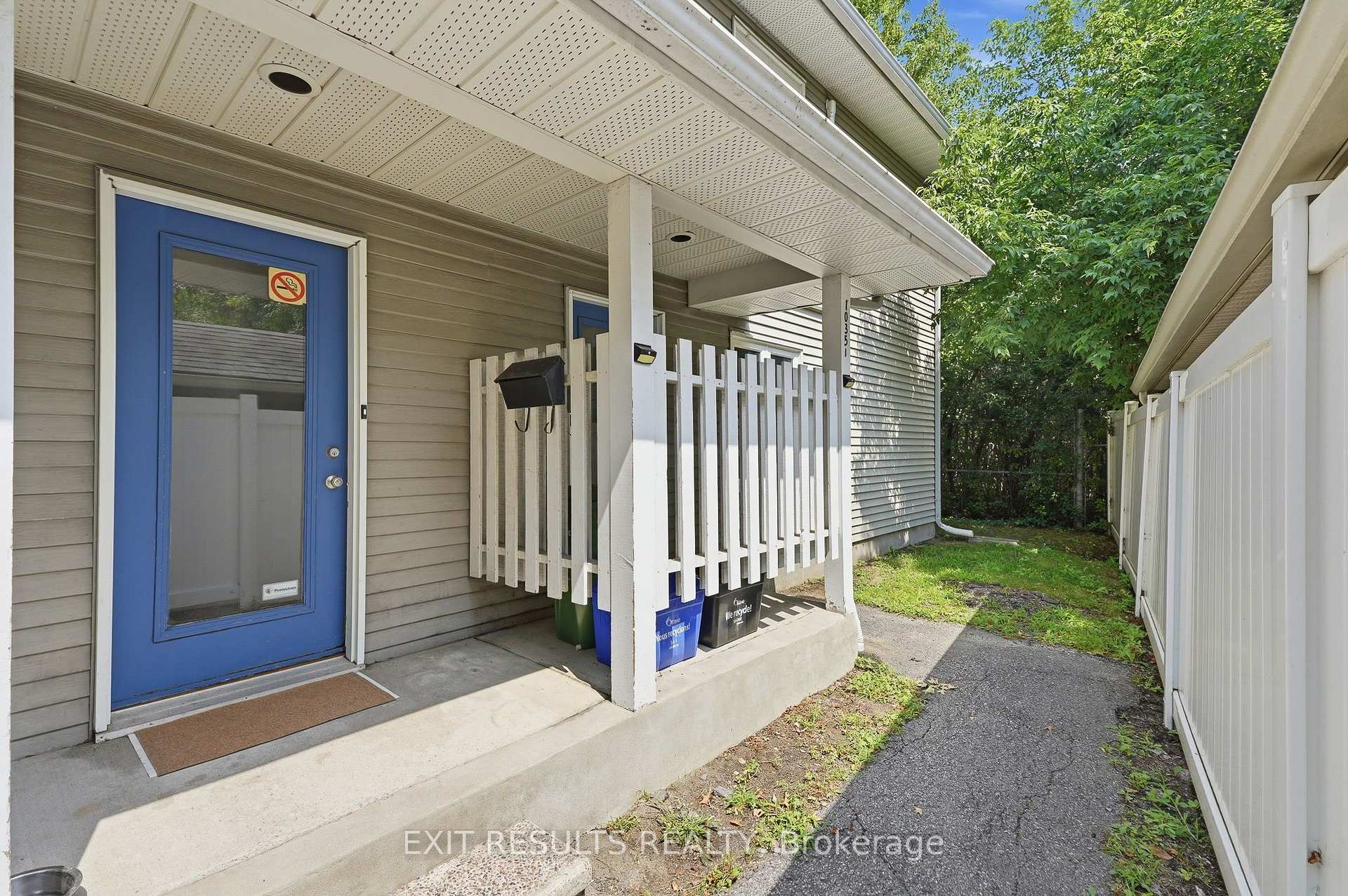 Photo of Unit 13, 1035 Cummings Avenue