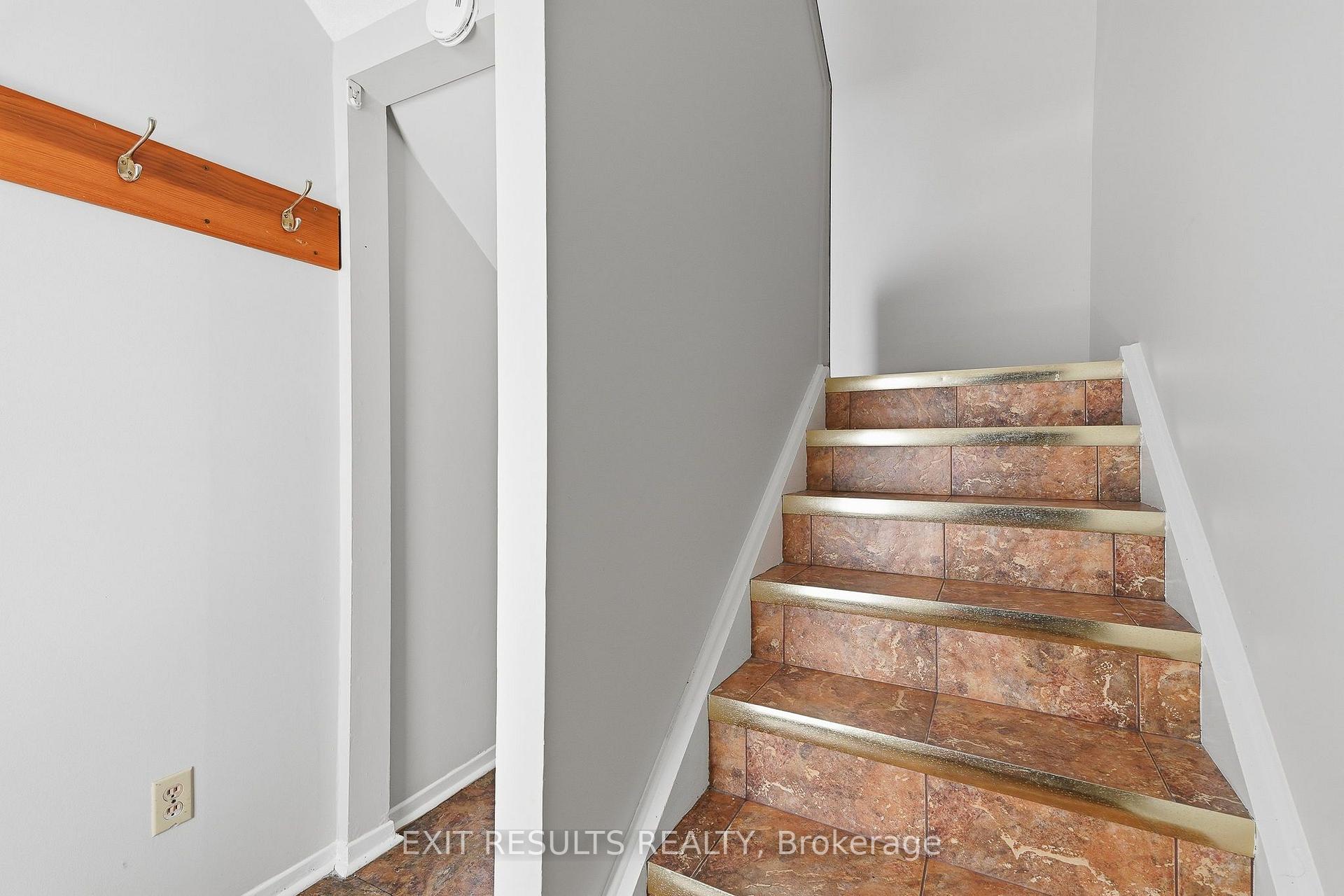 Photo 3 of Unit 13, 1035 Cummings Avenue, Ottawa, Cyrville — HOMEH