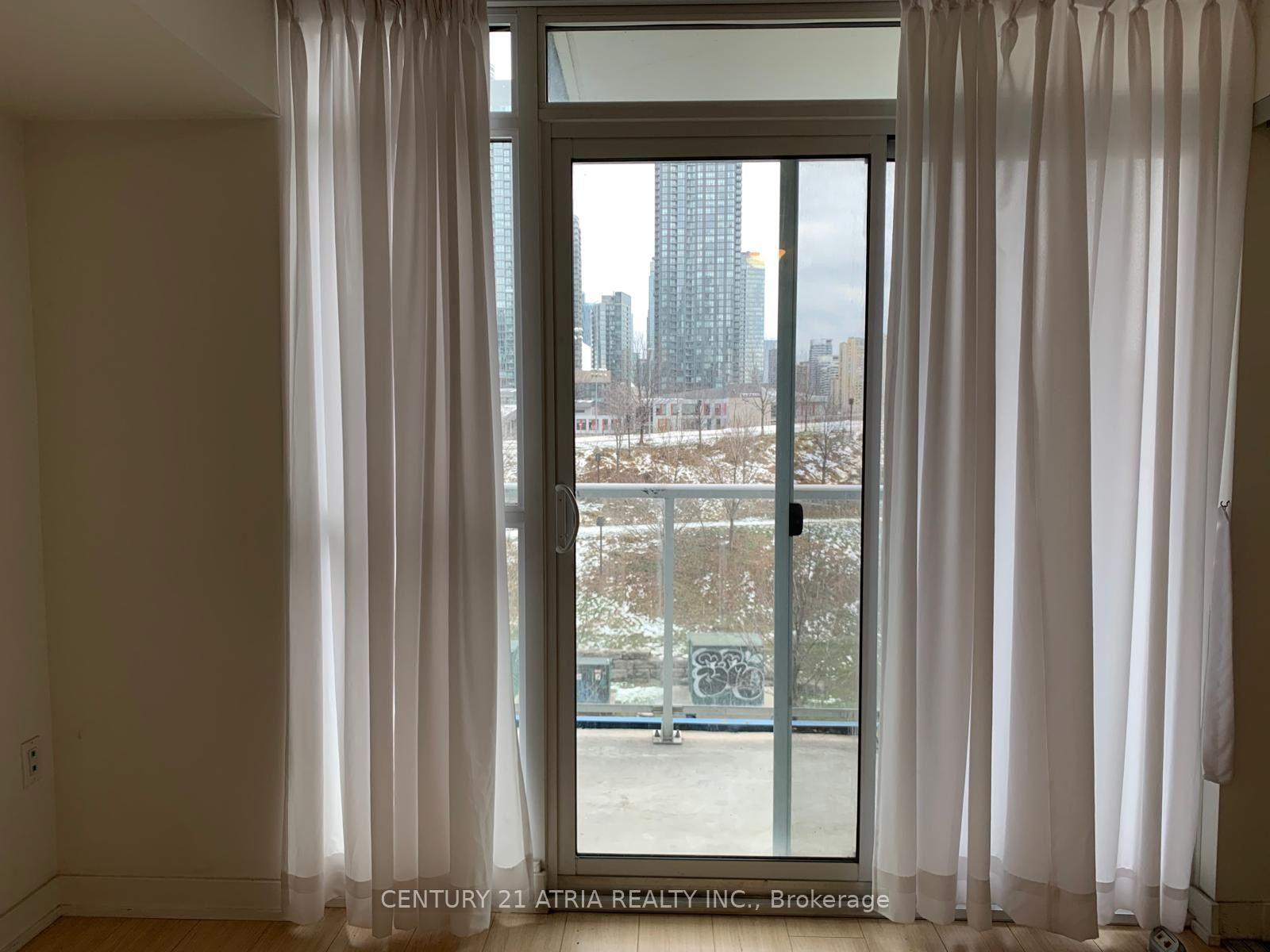 Photo 10 of Unit 301, 75 Queens Wharf Road, Toronto, Waterfront Communities — HOMEH