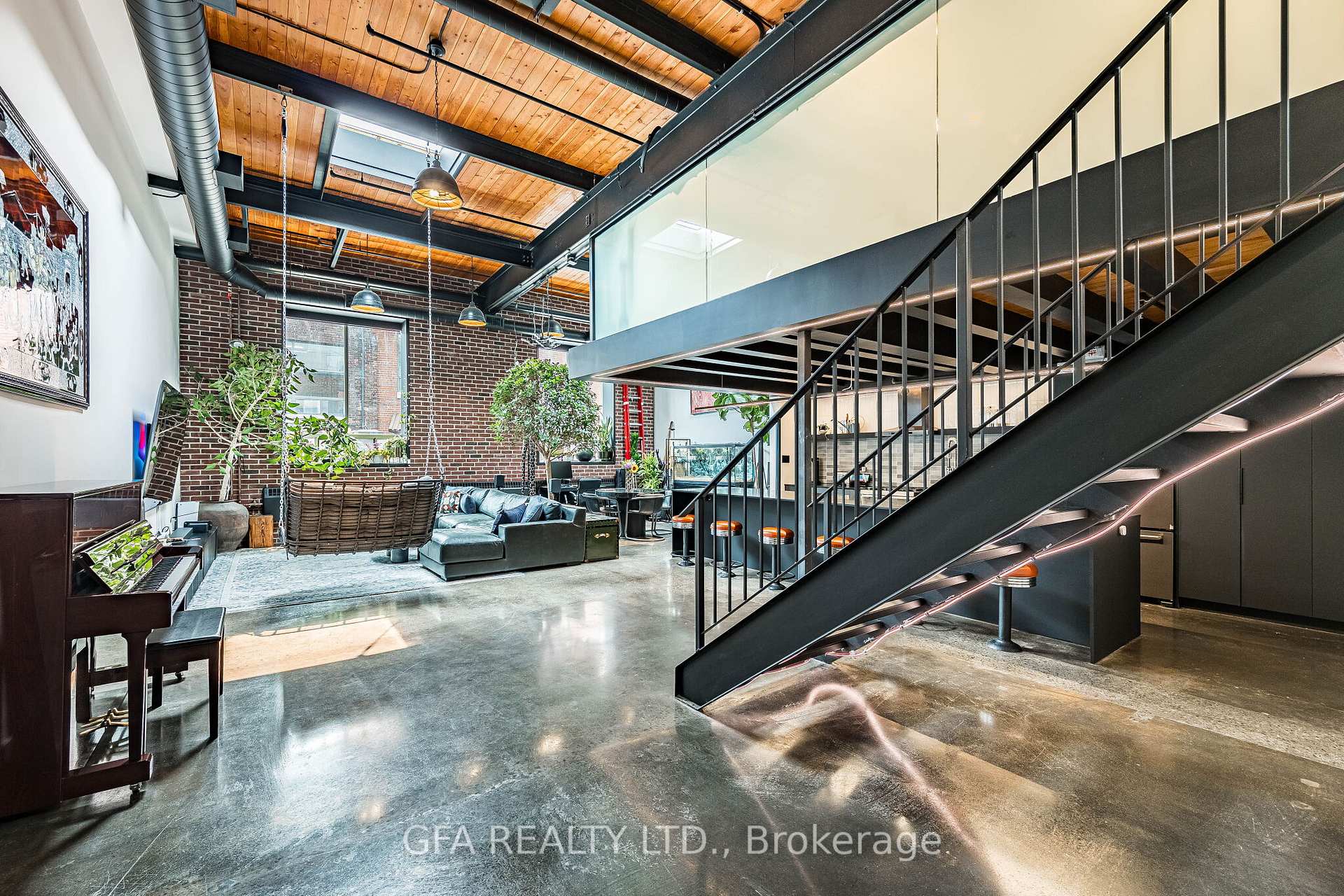 Front of Unit 109, 326 Carlaw Avenue