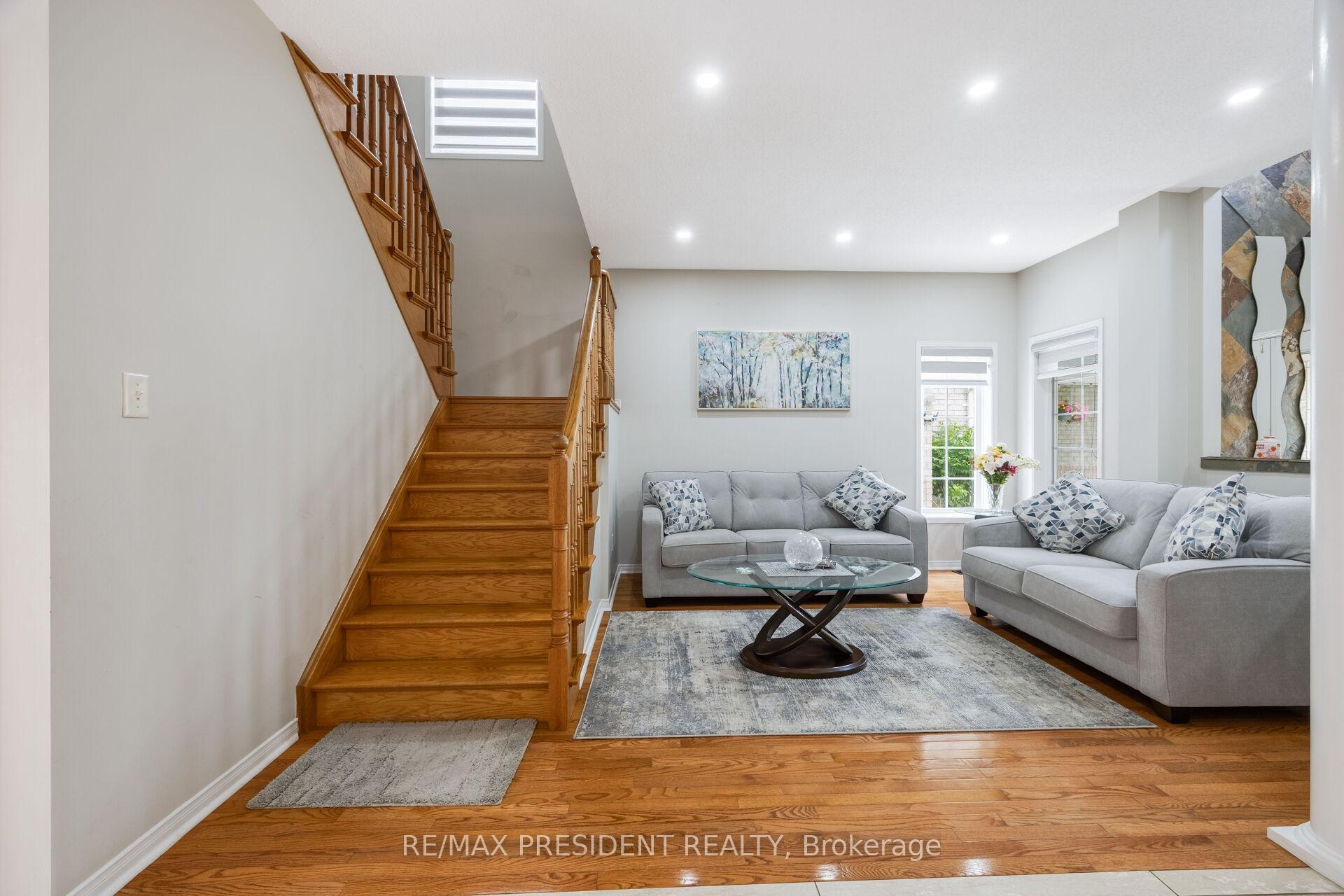 Photo 7 of 14 Baybrook Road, Brampton, Snelgrove — HOMEH