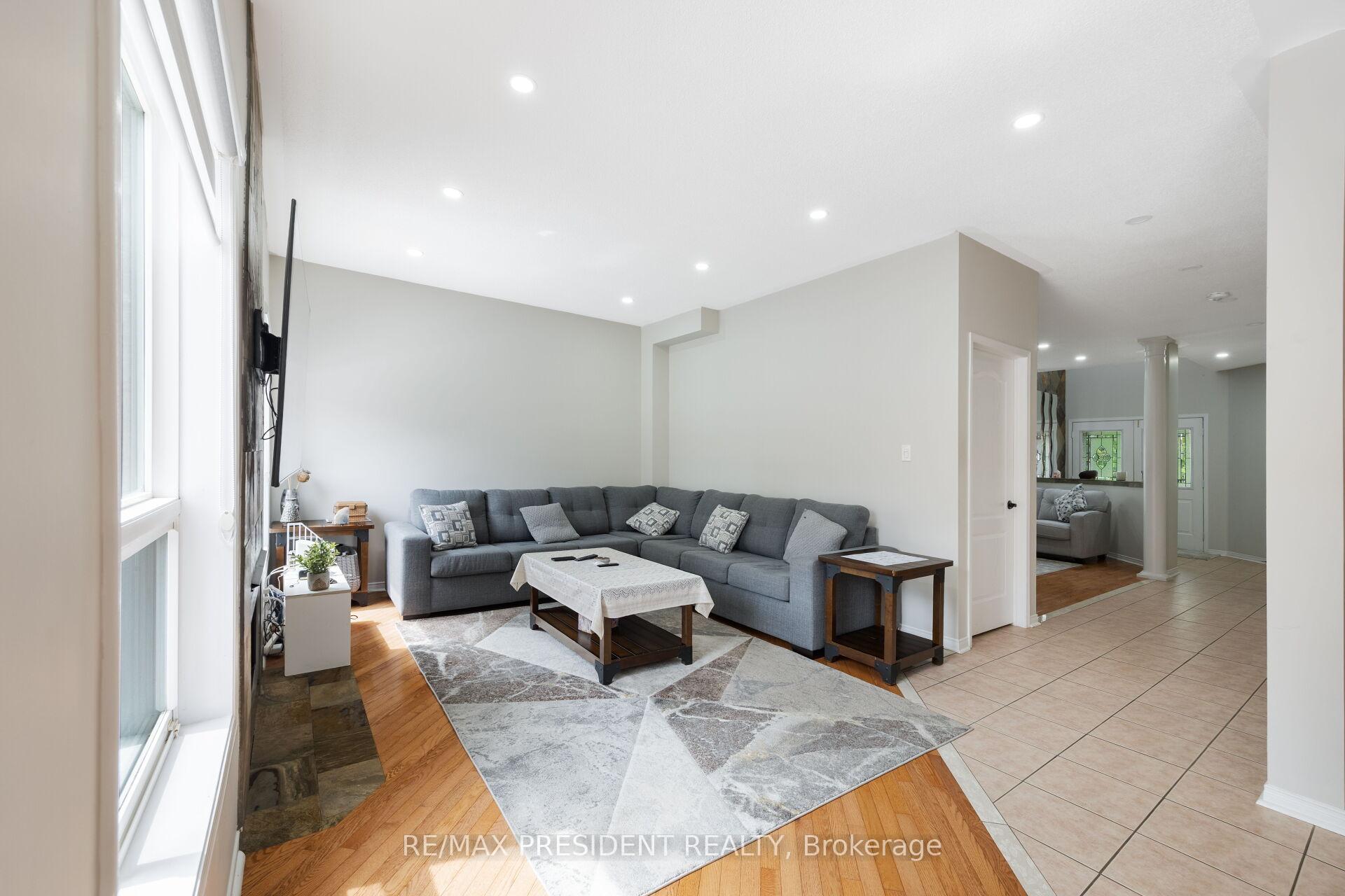 Photo 15 of 14 Baybrook Road, Brampton, Snelgrove — HOMEH