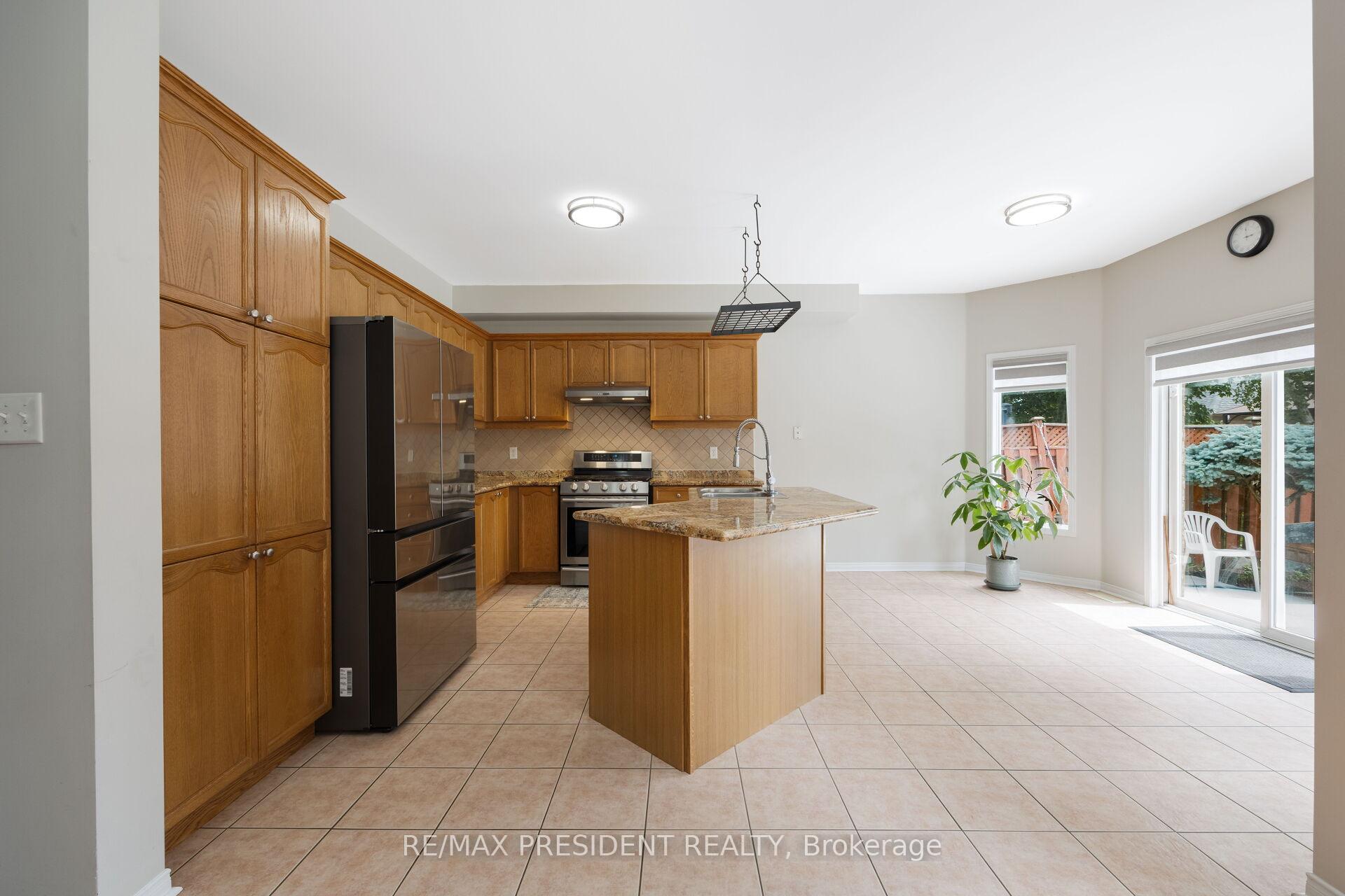 Photo 17 of 14 Baybrook Road, Brampton, Snelgrove — HOMEH