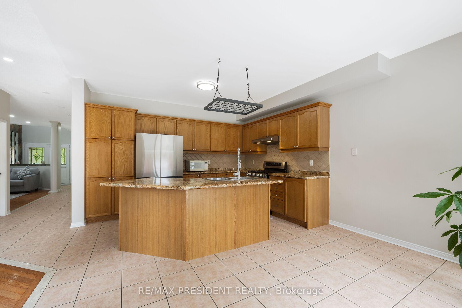 Photo 18 of 14 Baybrook Road, Brampton, Snelgrove — HOMEH