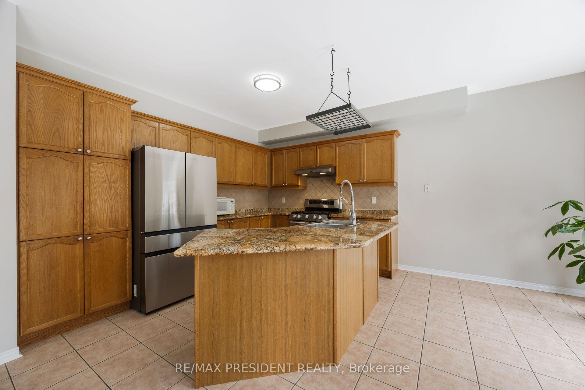 Photo 19 of 14 Baybrook Road, Brampton, Snelgrove — HOMEH