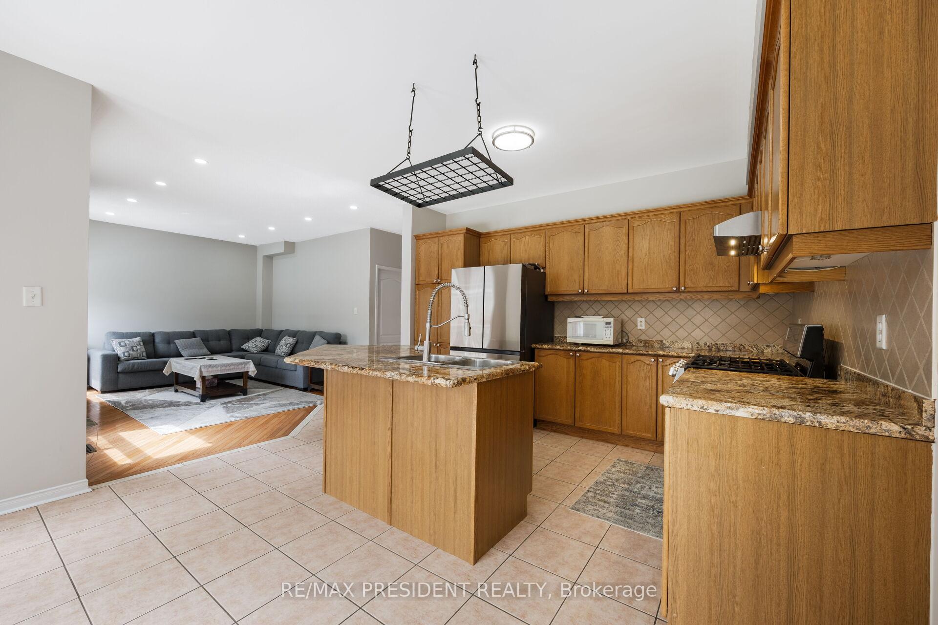 Photo 20 of 14 Baybrook Road, Brampton, Snelgrove — HOMEH
