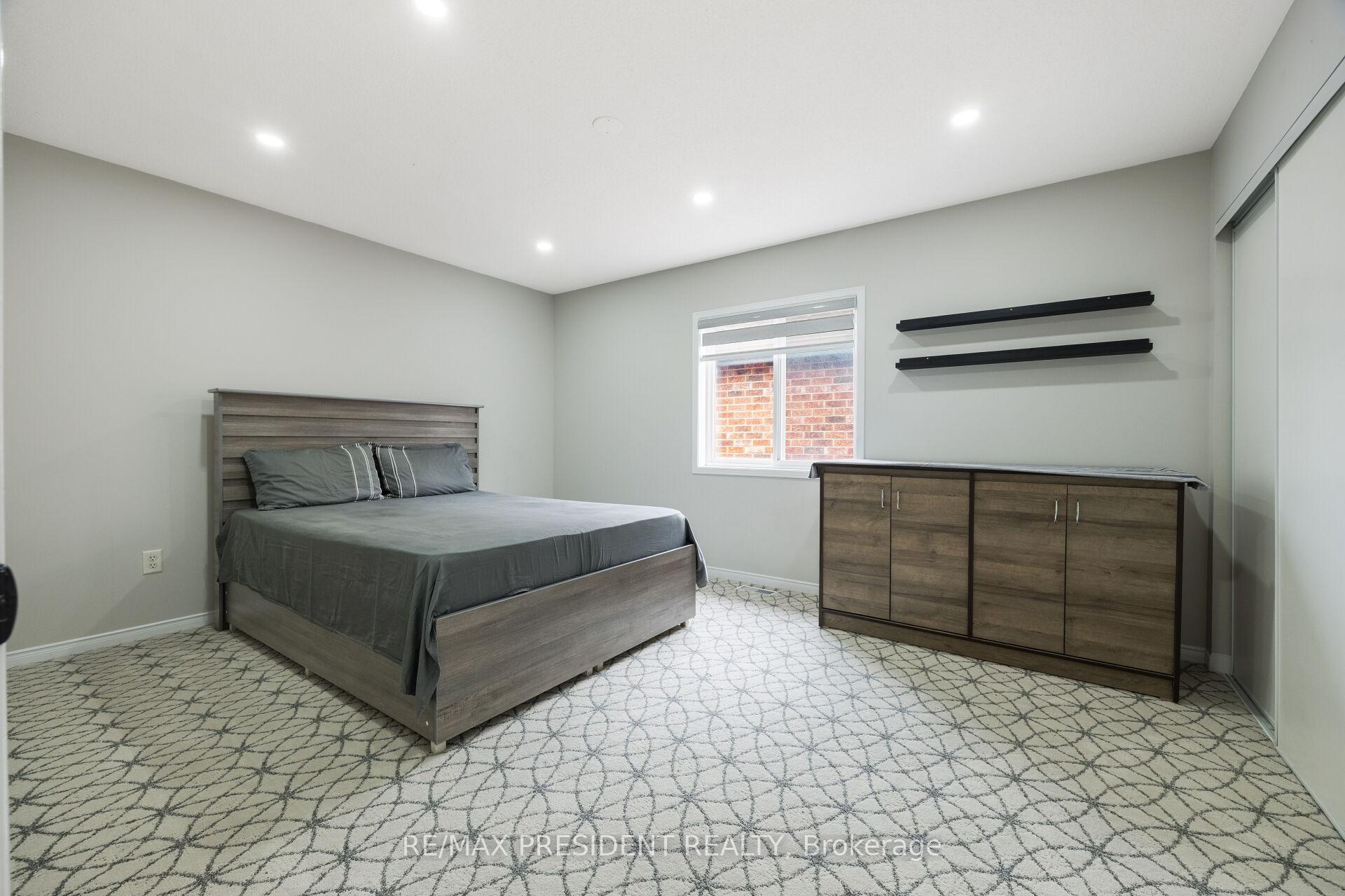 Photo 32 of 14 Baybrook Road, Brampton, Snelgrove — HOMEH
