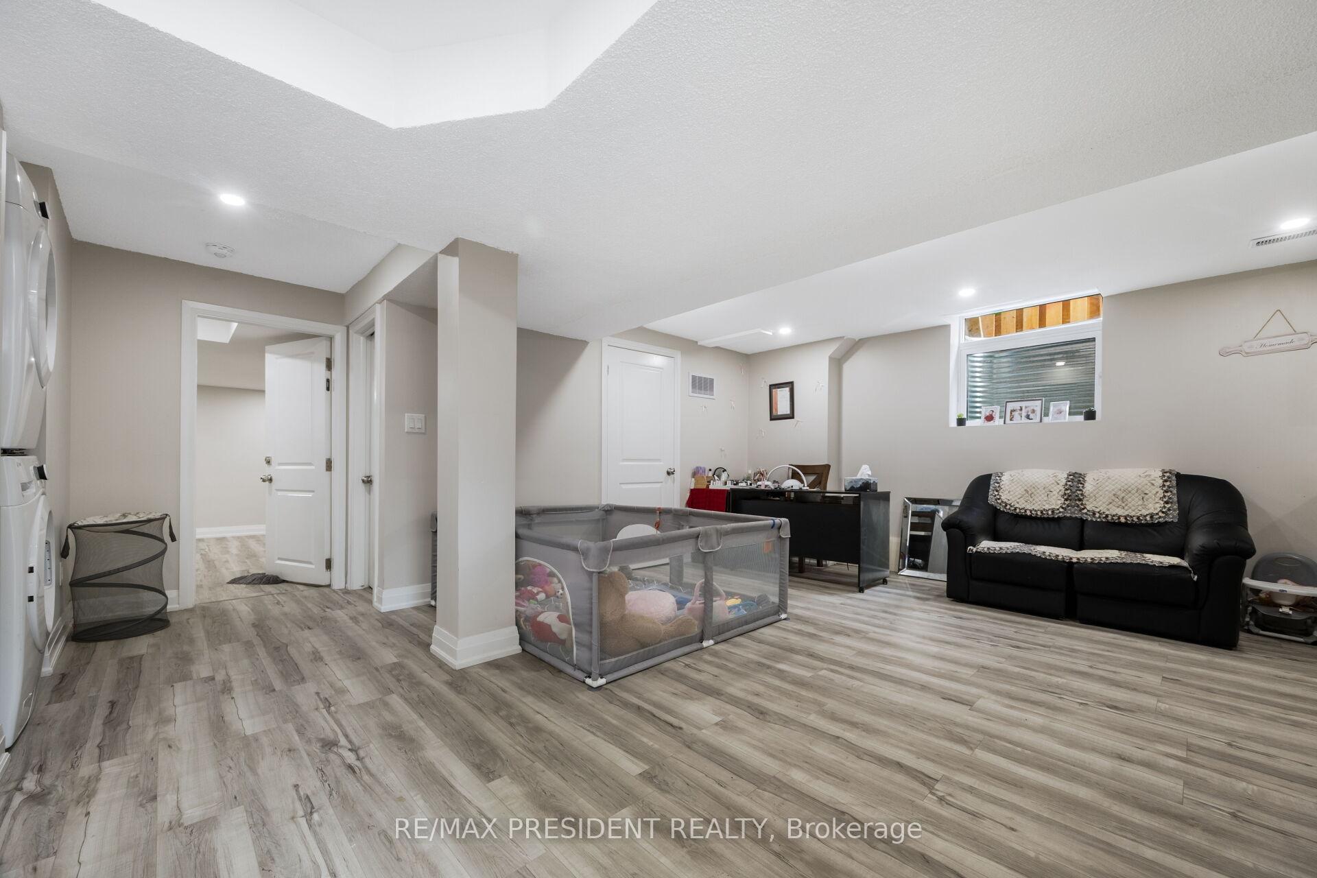 Photo 40 of 14 Baybrook Road, Brampton, Snelgrove — HOMEH