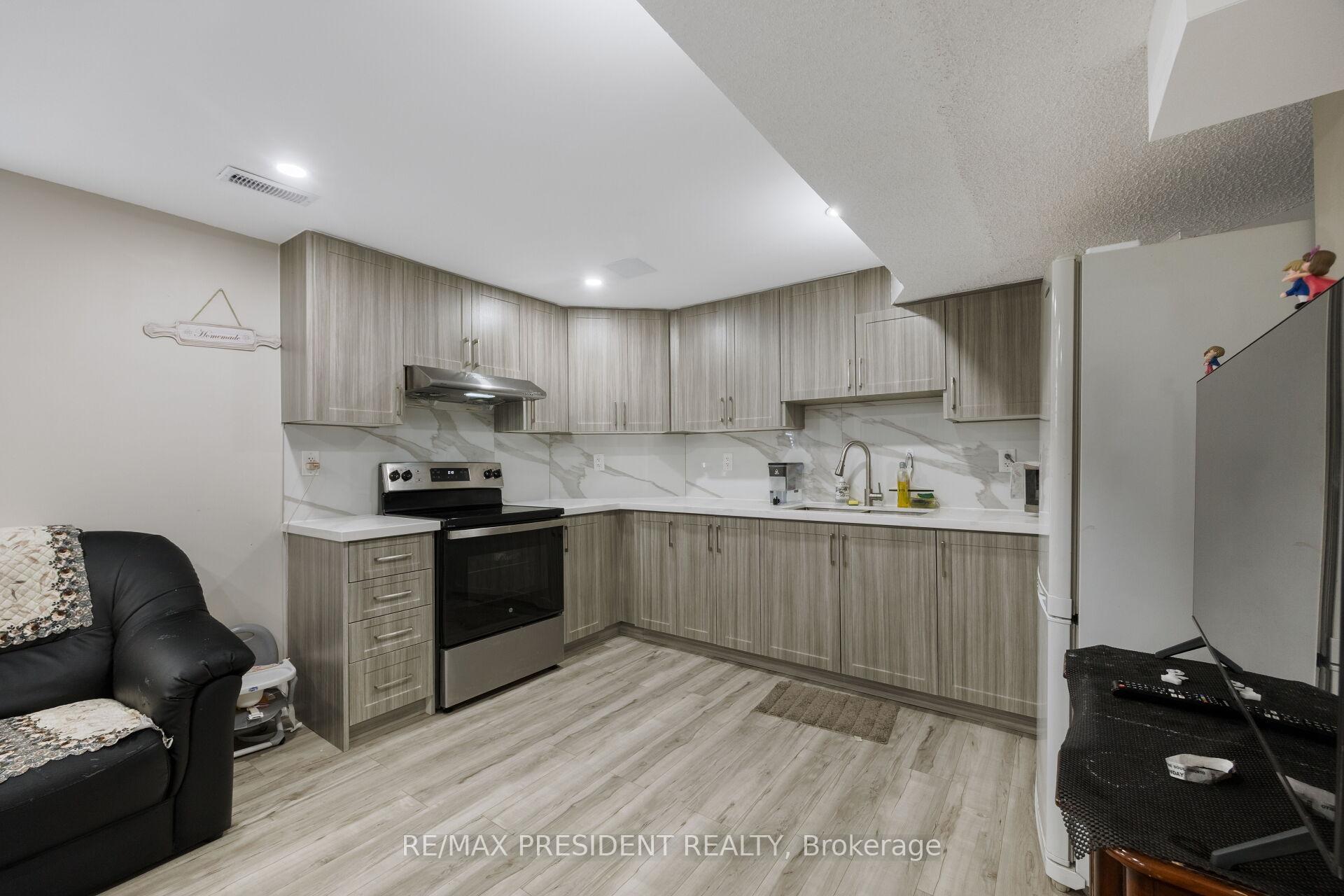 Photo 42 of 14 Baybrook Road, Brampton, Snelgrove — HOMEH