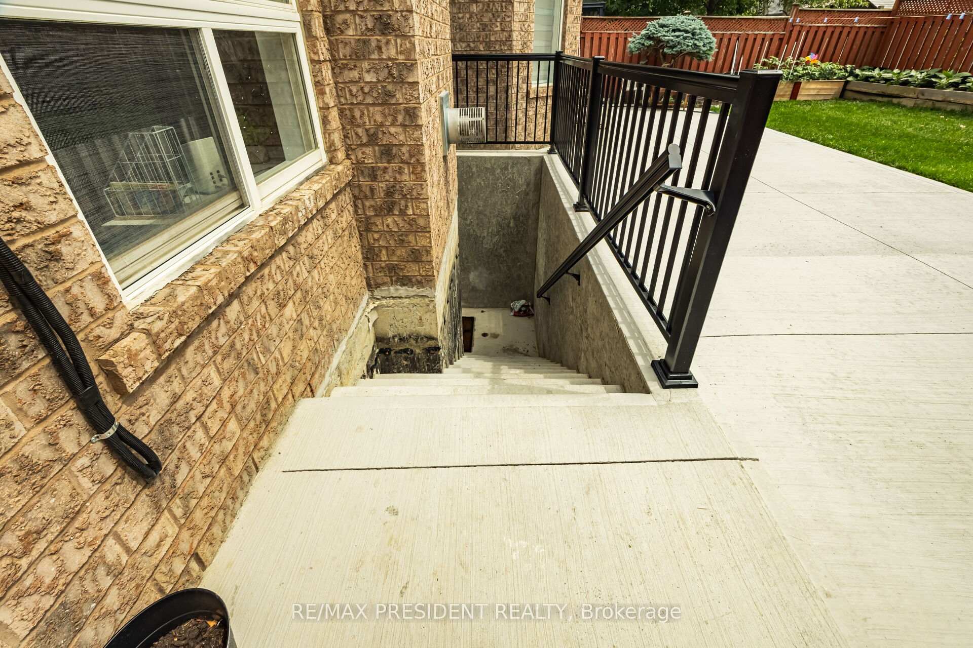 Photo 49 of 14 Baybrook Road, Brampton, Snelgrove — HOMEH