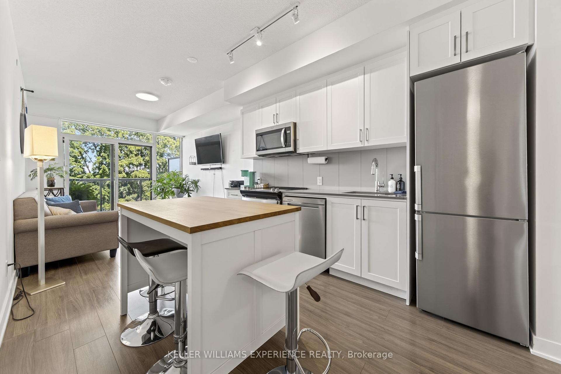 Photo 2 of Unit 328, 681 Yonge Street, Barrie, Painswick South — HOMEH