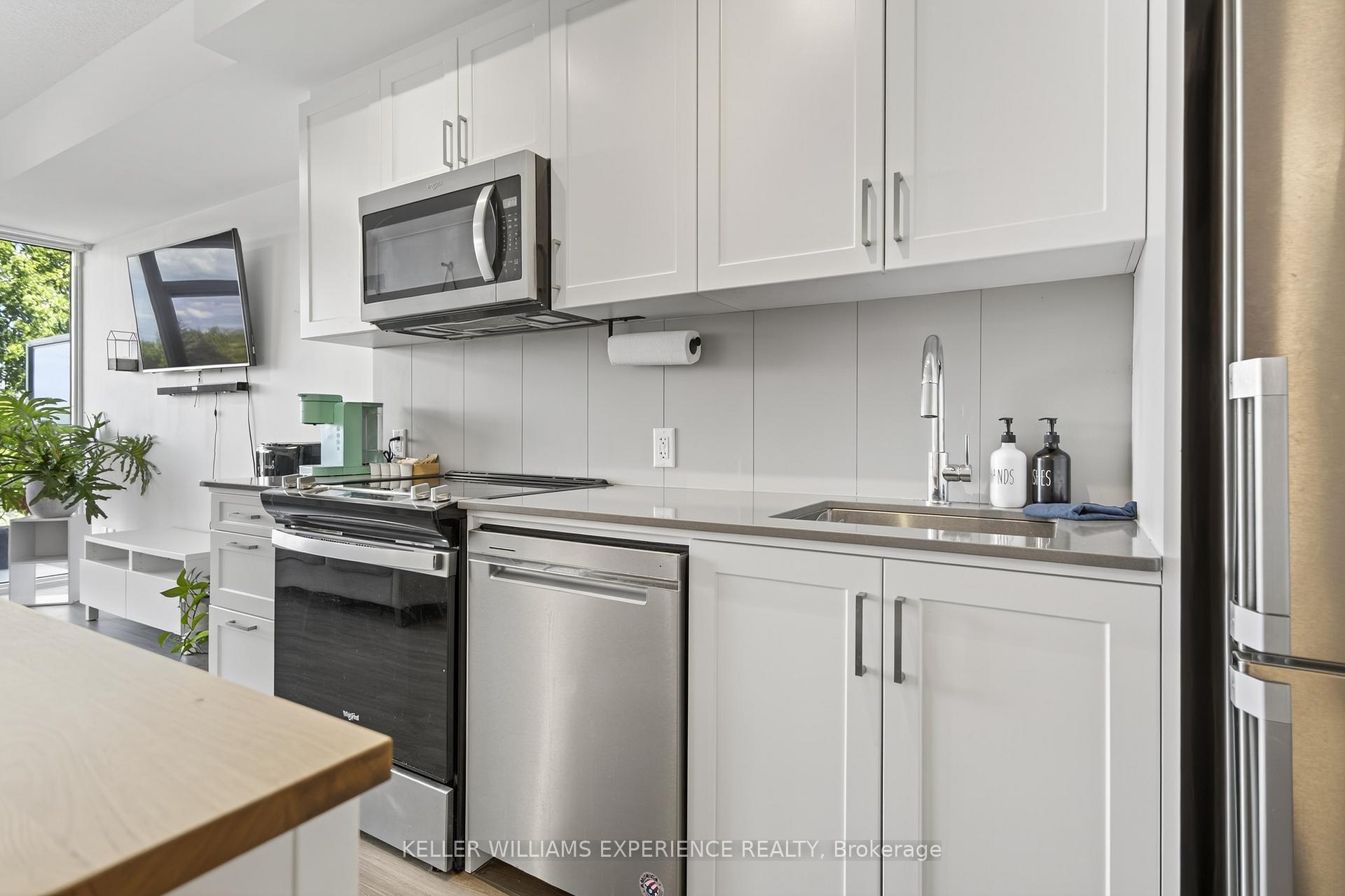Photo 4 of Unit 328, 681 Yonge Street, Barrie, Painswick South — HOMEH