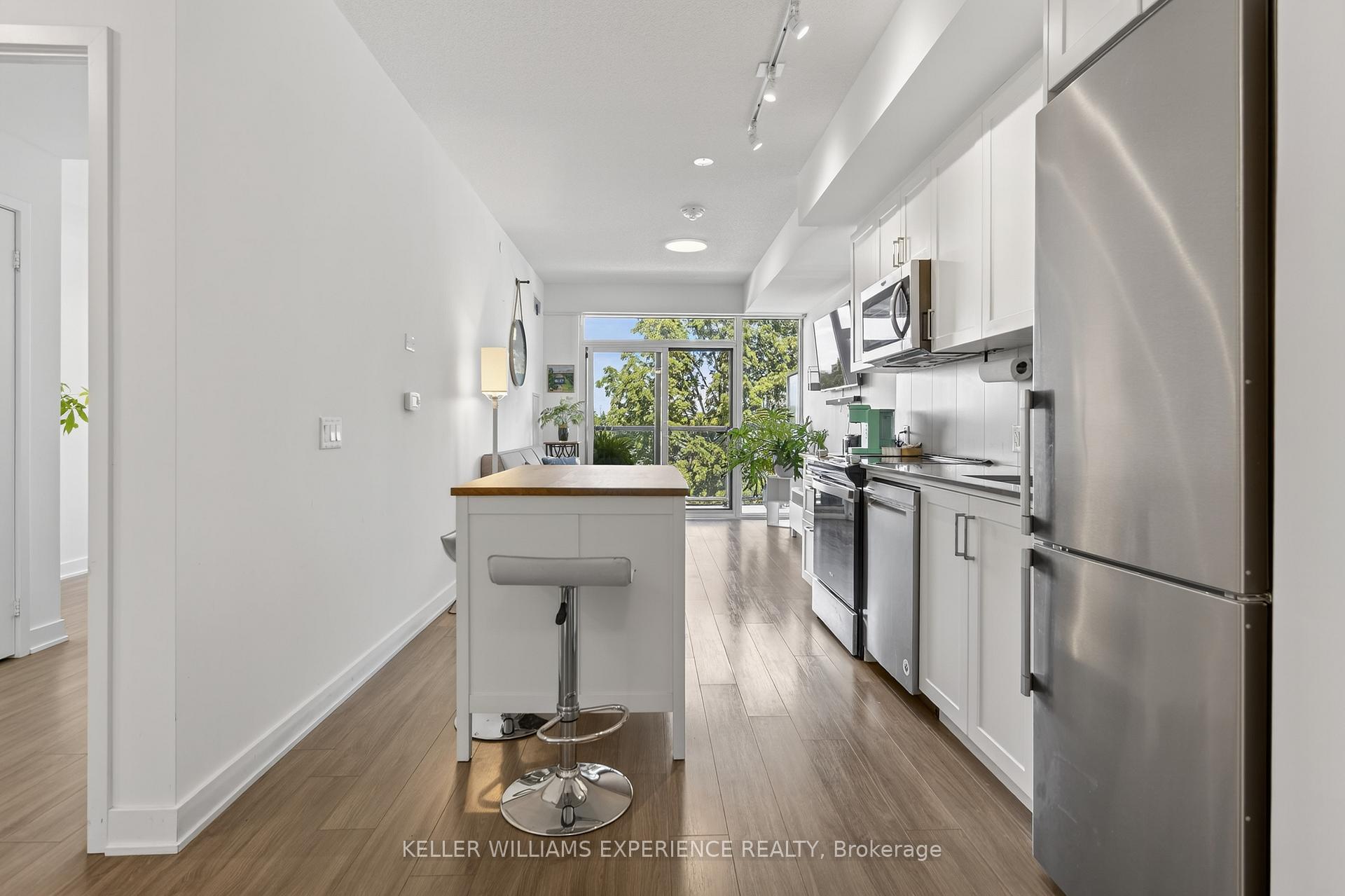 Photo 6 of Unit 328, 681 Yonge Street, Barrie, Painswick South — HOMEH