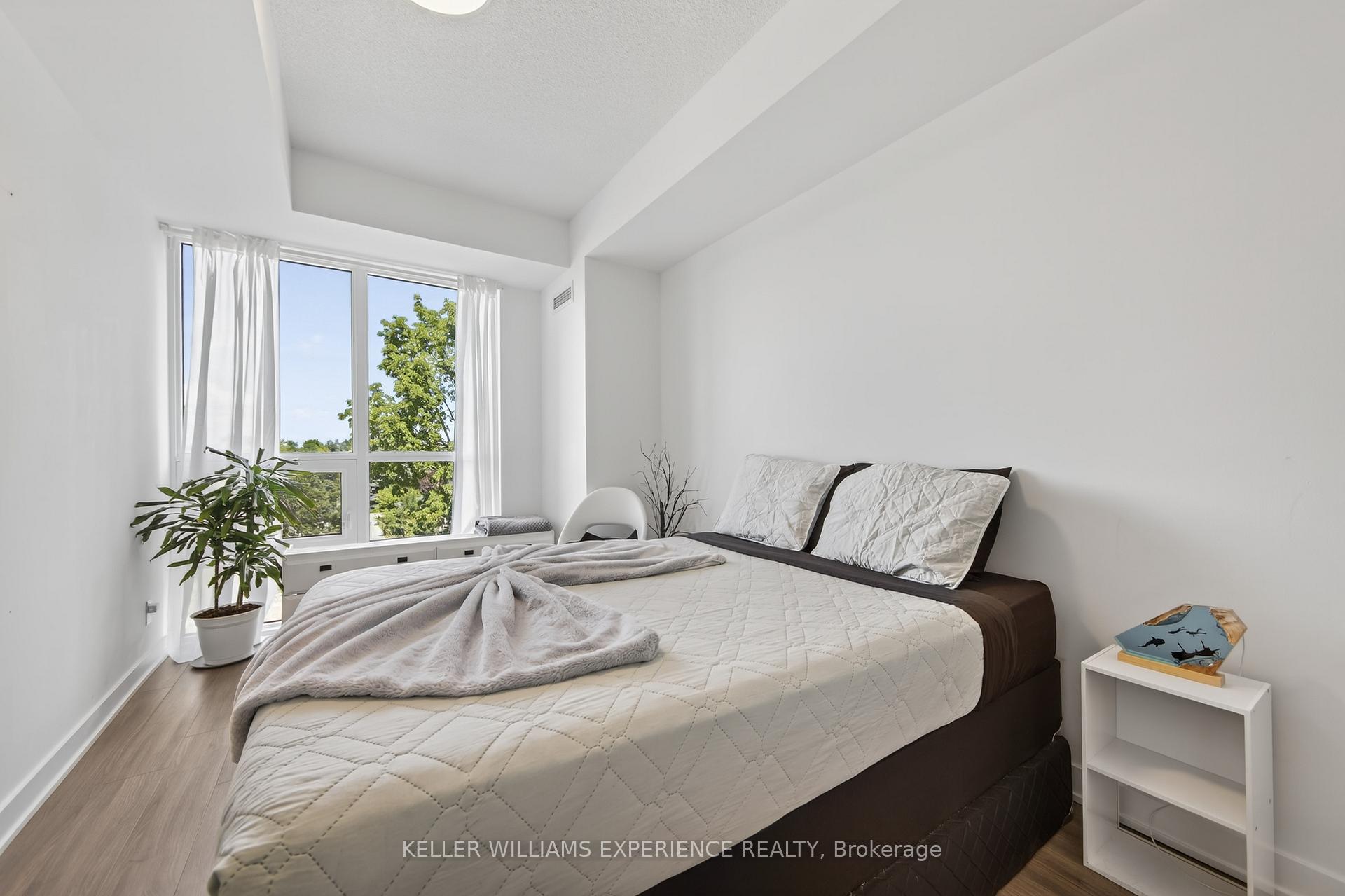 Photo 9 of Unit 328, 681 Yonge Street, Barrie, Painswick South — HOMEH