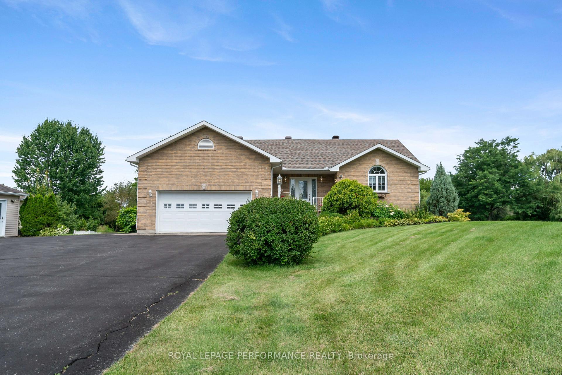 Photo 2 of 18245 Tyotown Road, South Glengarry, South Glengarry (Charlottenburgh) Twp — HOMEH