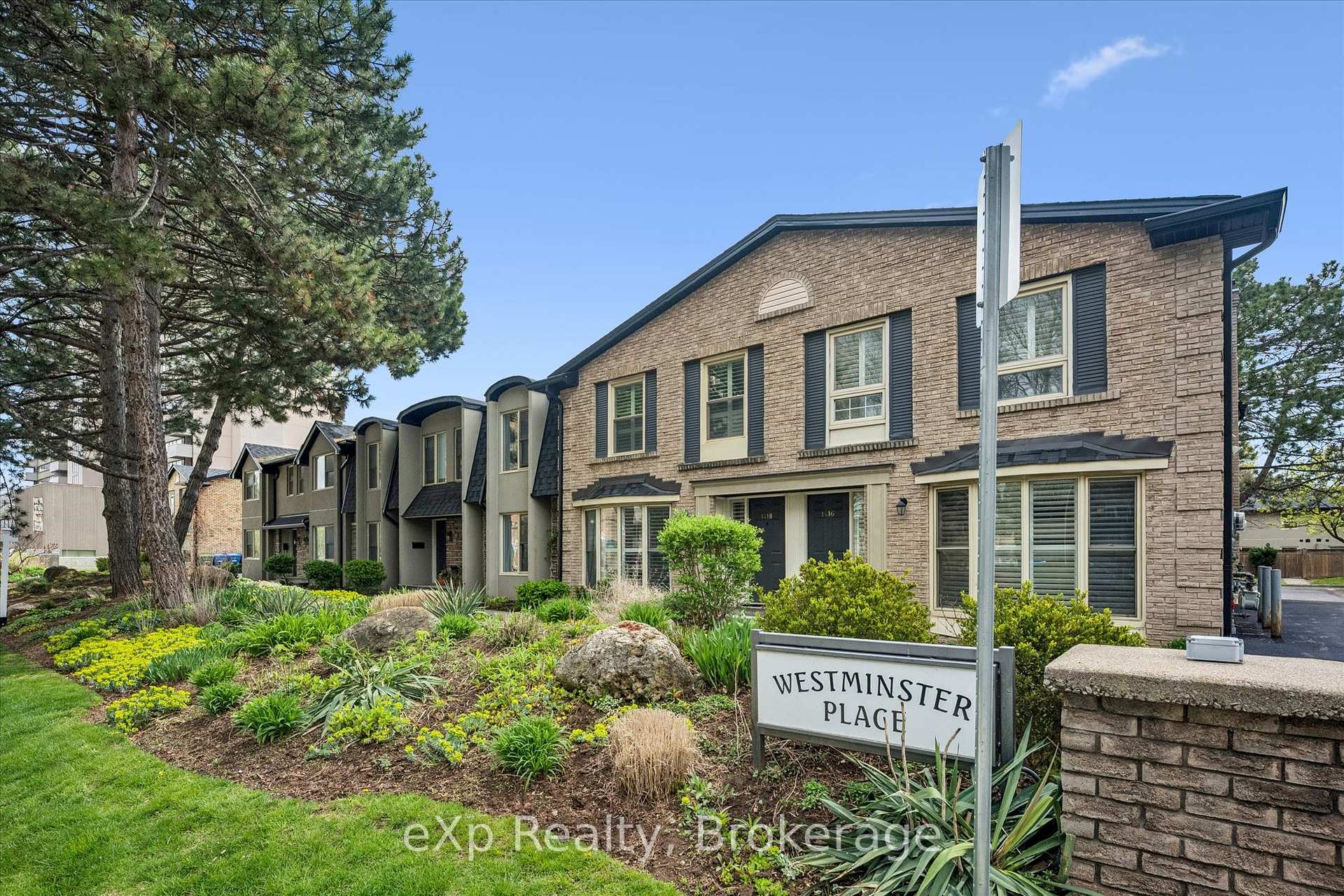 Photo 5 of 1418 Ghent Avenue, Burlington, Brant — HOMEH