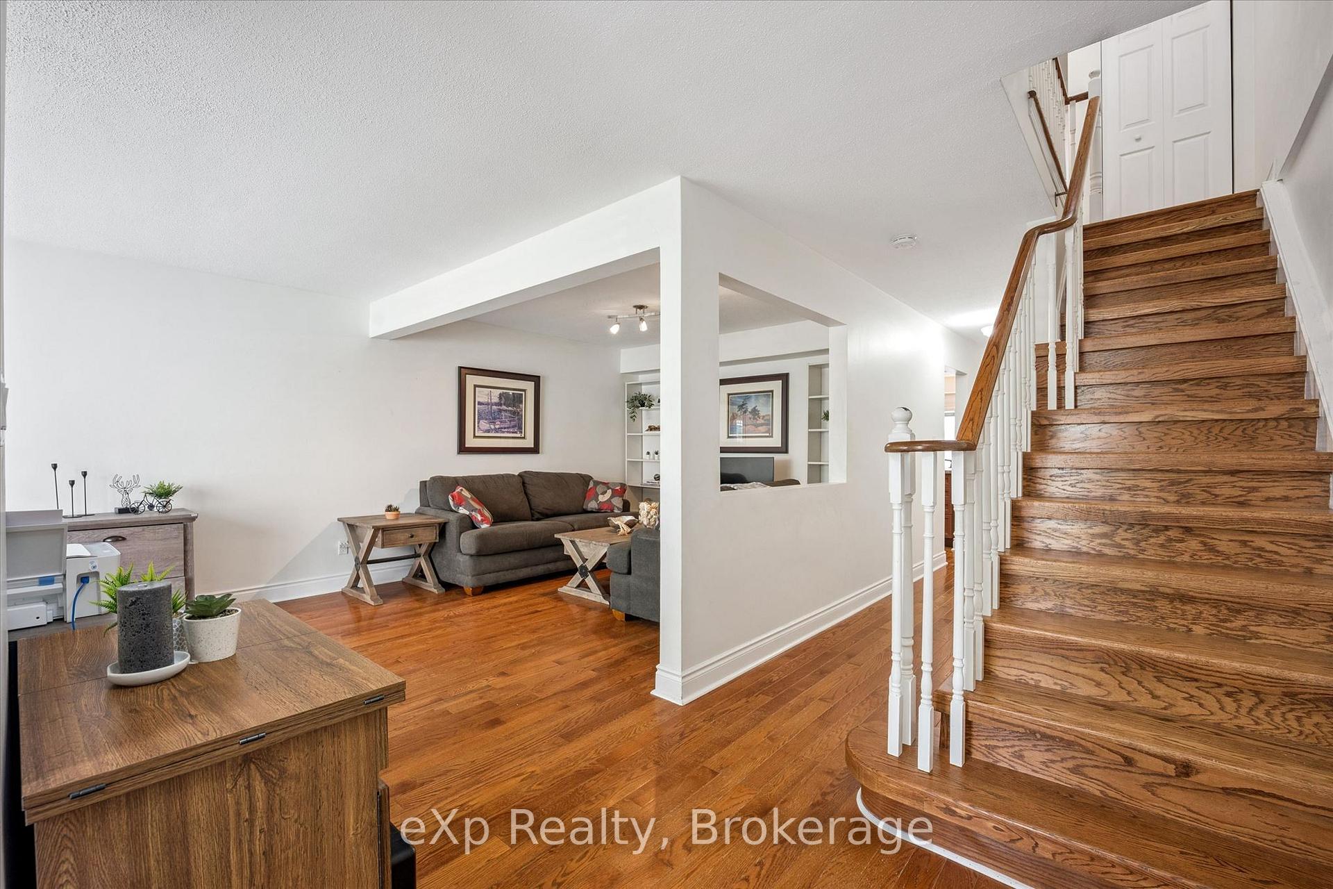 Photo 8 of 1418 Ghent Avenue, Burlington, Brant — HOMEH
