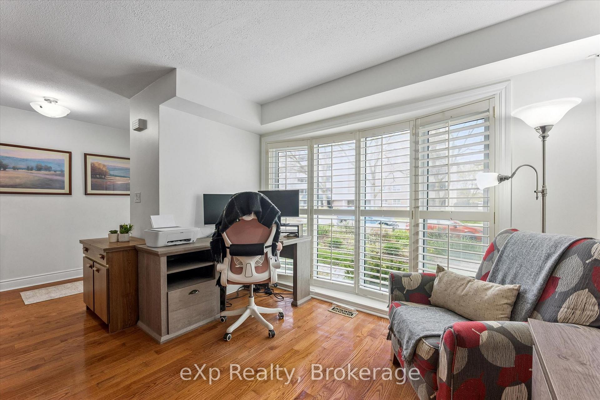 Photo 13 of 1418 Ghent Avenue, Burlington, Brant — HOMEH