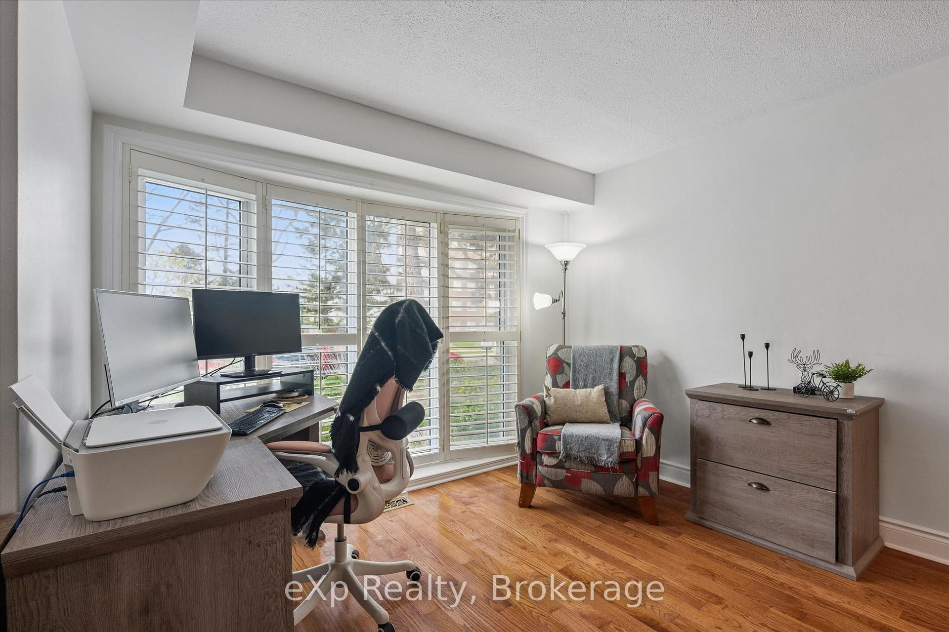 Photo 14 of 1418 Ghent Avenue, Burlington, Brant — HOMEH