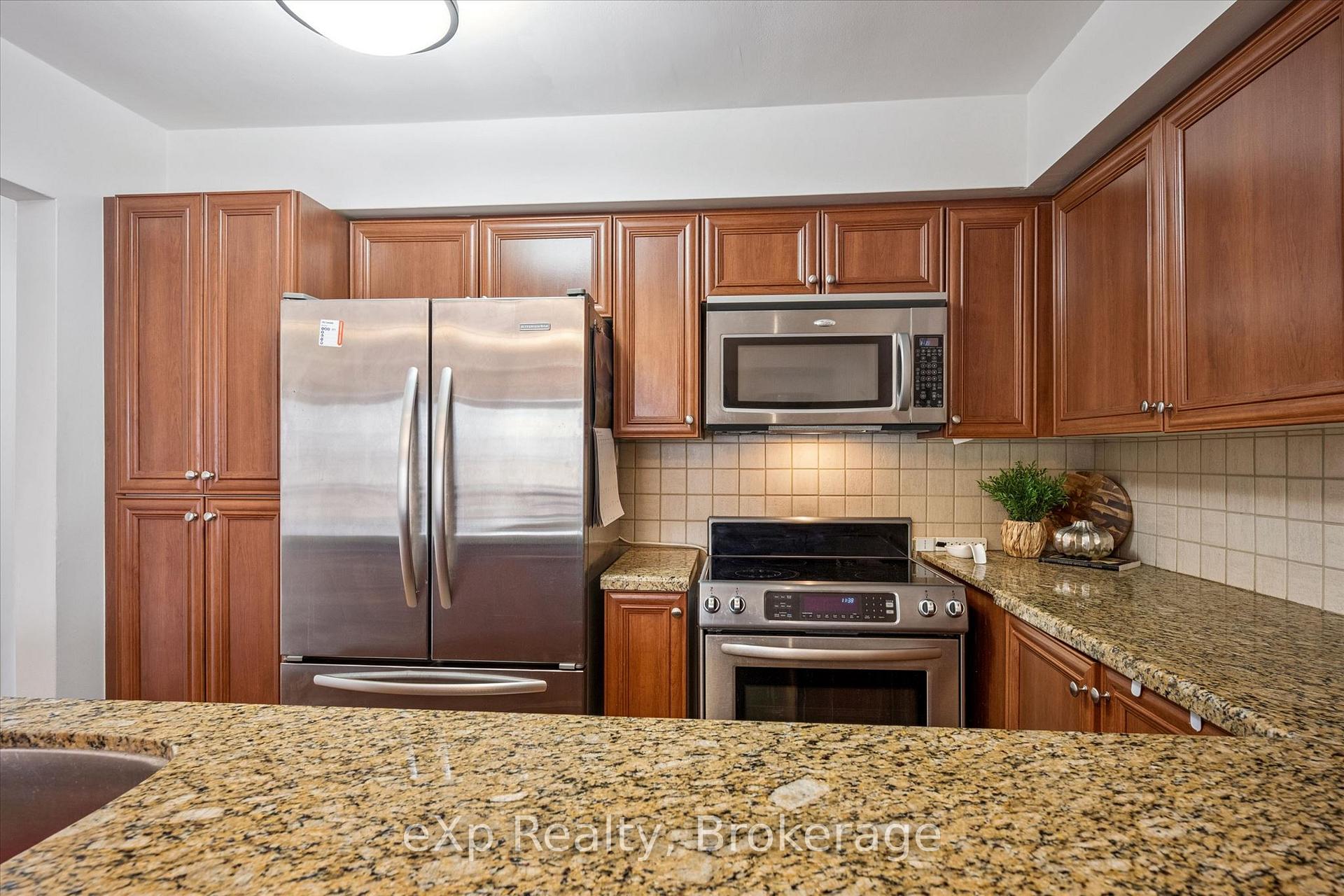 Photo 16 of 1418 Ghent Avenue, Burlington, Brant — HOMEH