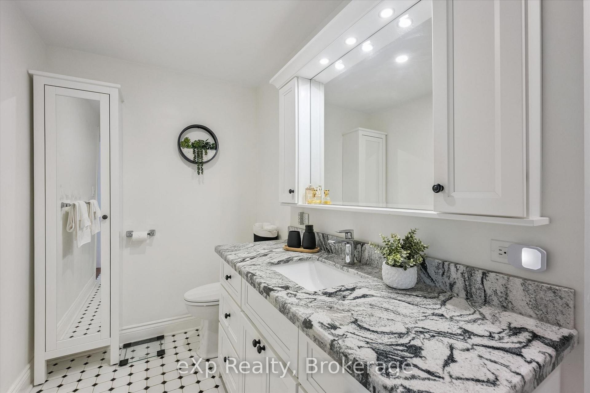 Photo 24 of 1418 Ghent Avenue, Burlington, Brant — HOMEH