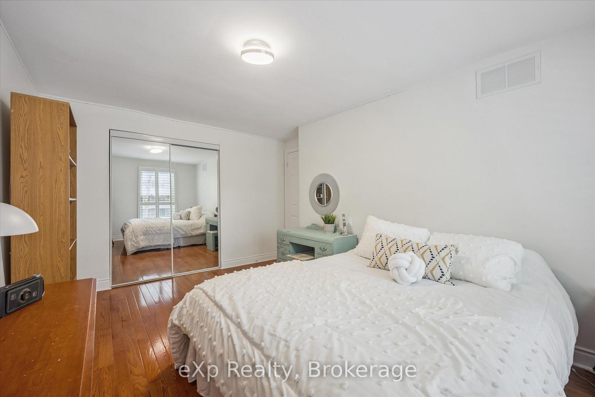 Photo 29 of 1418 Ghent Avenue, Burlington, Brant — HOMEH