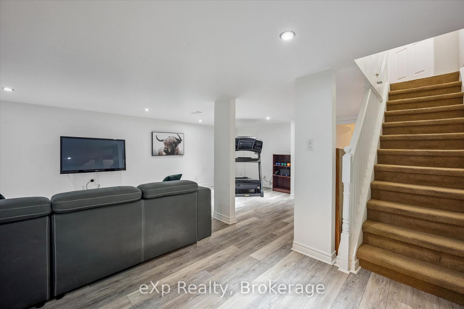 Photo 31 of 1418 Ghent Avenue, Burlington, Brant — HOMEH